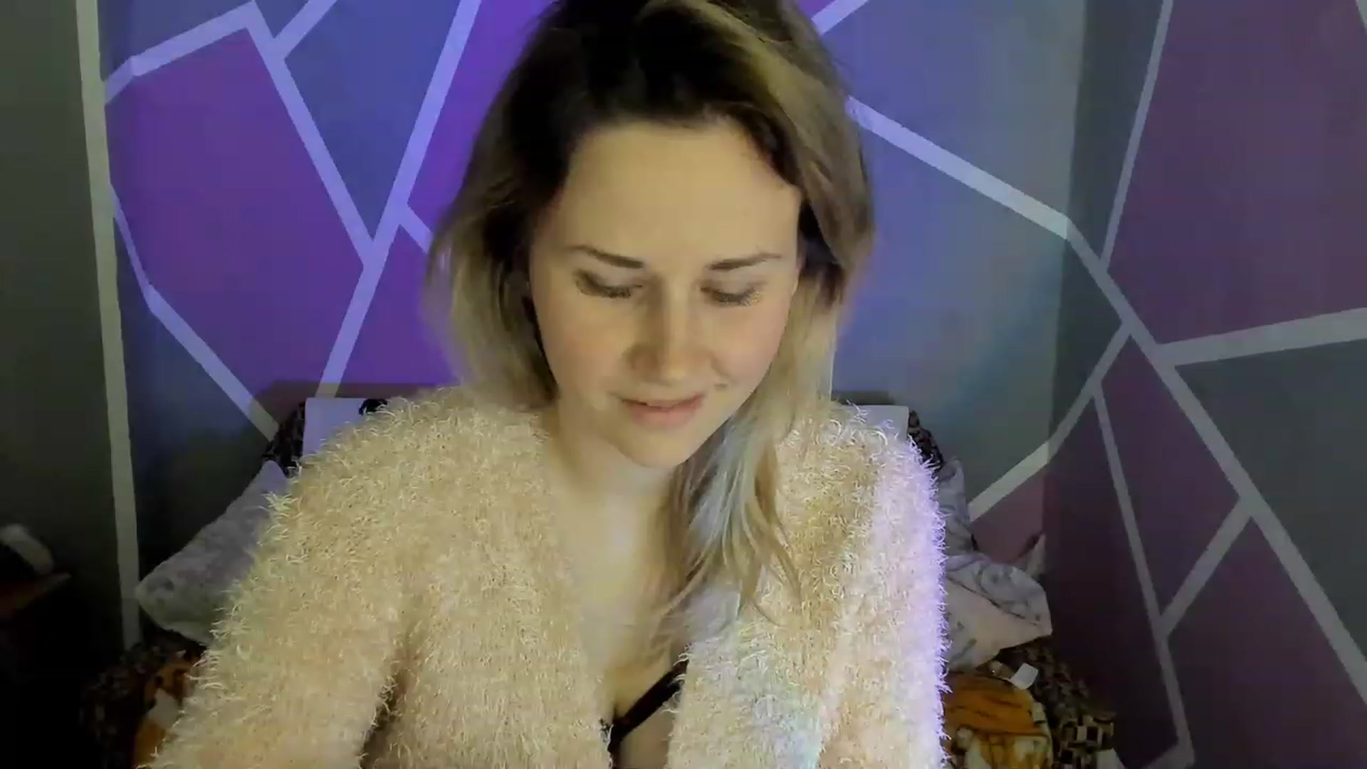 Gallery image thumbnail from Blondie_Star's myfreecams stream on, 04/02/2023, 15:45 image 14 of 20