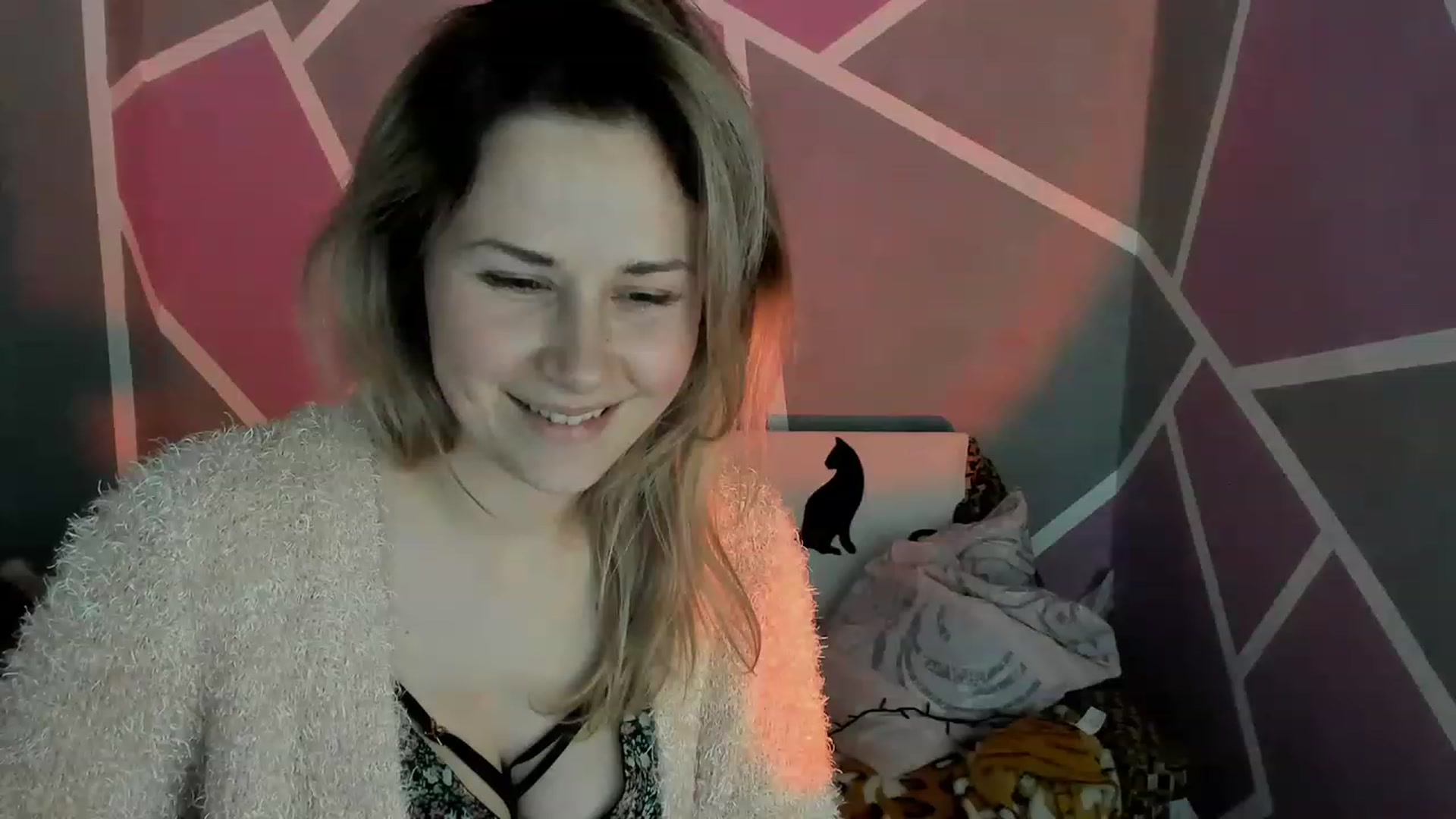 Gallery image thumbnail from Blondie_Star's myfreecams stream on, 04/02/2023, 15:45 image 18 of 20