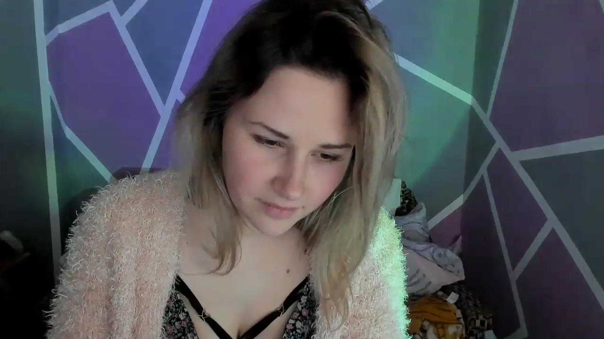 Gallery image thumbnail from Blondie_Star's myfreecams stream on, 04/02/2023, 15:45 image 2 of 20