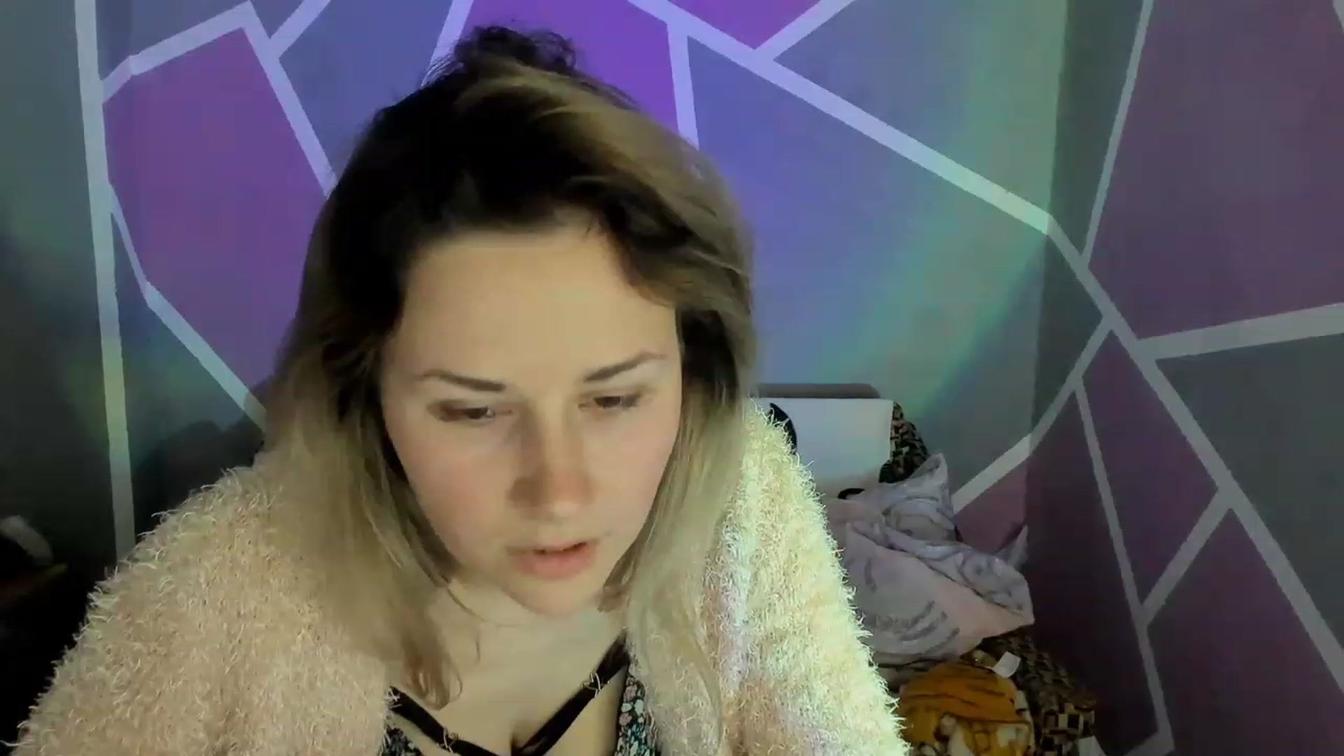 Gallery image thumbnail from Blondie_Star's myfreecams stream on, 04/02/2023, 15:45 image 8 of 20