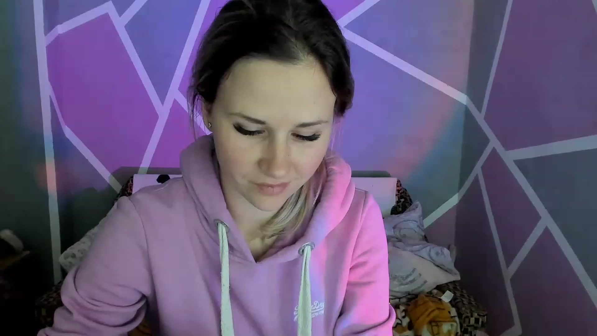 Gallery image thumbnail from Blondie_Star's myfreecams stream on, 04/05/2023, 15:38 image 12 of 20