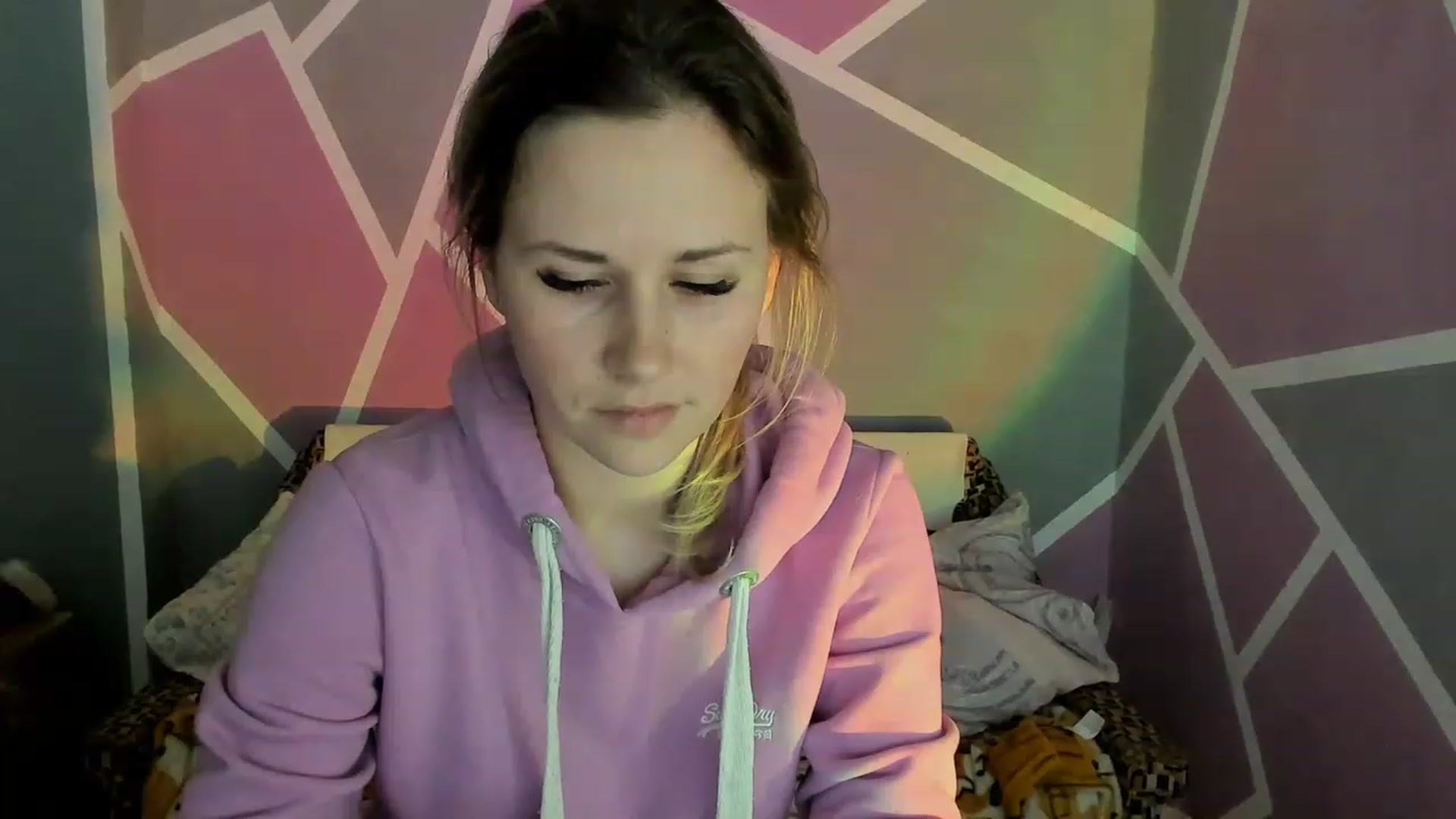 Gallery image thumbnail from Blondie_Star's myfreecams stream on, 04/05/2023, 15:38 image 19 of 20