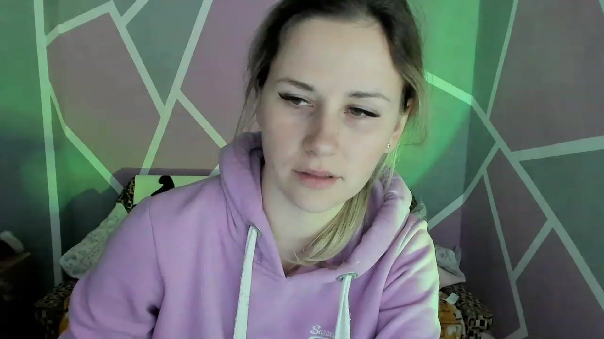 Gallery image thumbnail from Blondie_Star's myfreecams stream on, 04/05/2023, 15:38 image 1 of 20