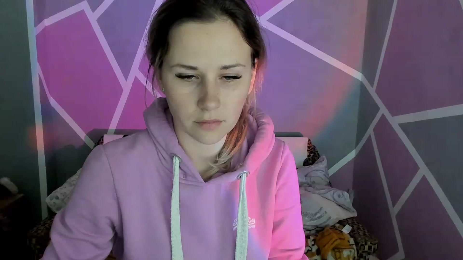 Gallery image thumbnail from Blondie_Star's myfreecams stream on, 04/05/2023, 15:38 image 2 of 20