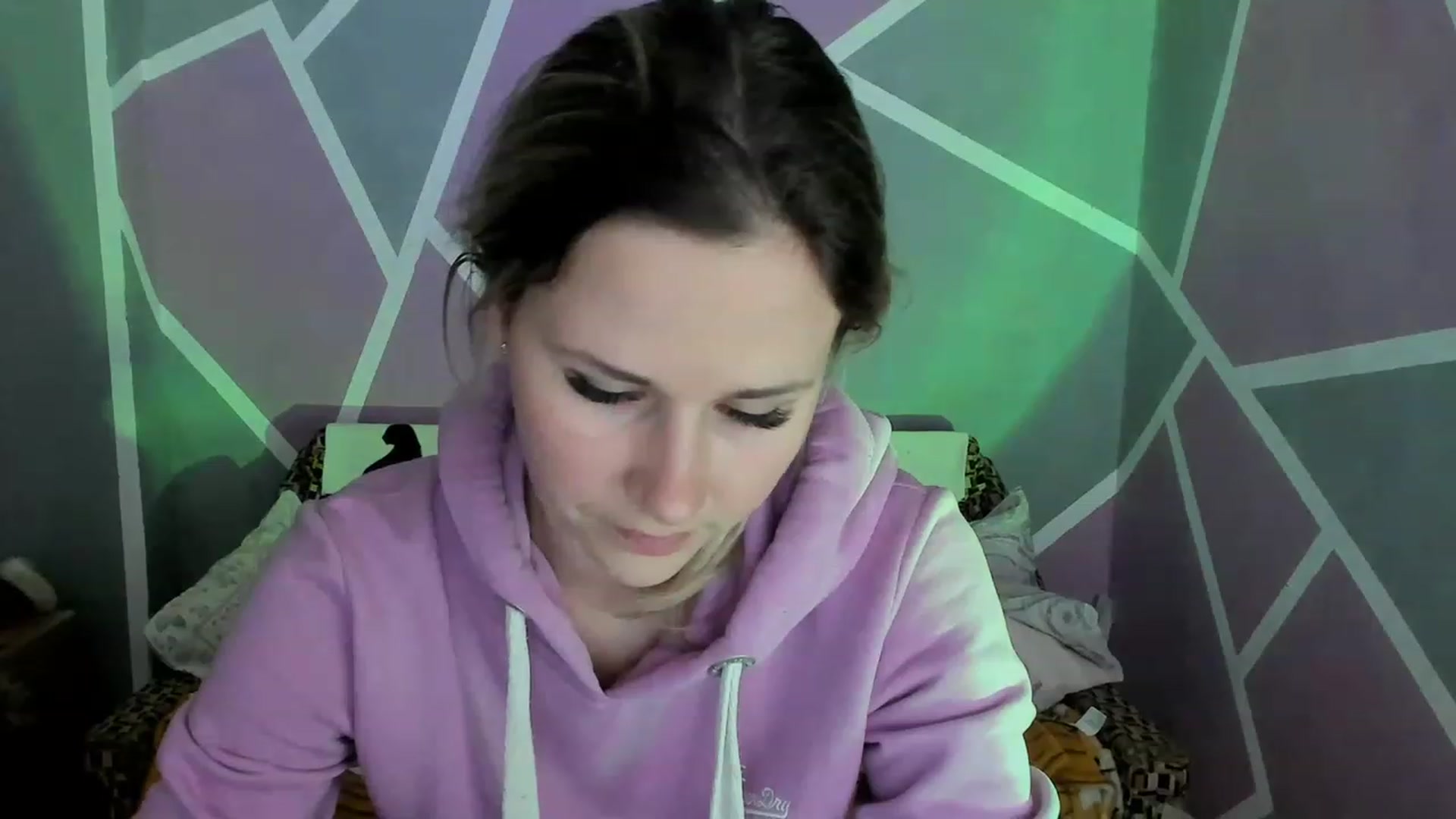 Gallery image thumbnail from Blondie_Star's myfreecams stream on, 04/05/2023, 15:38 image 6 of 20