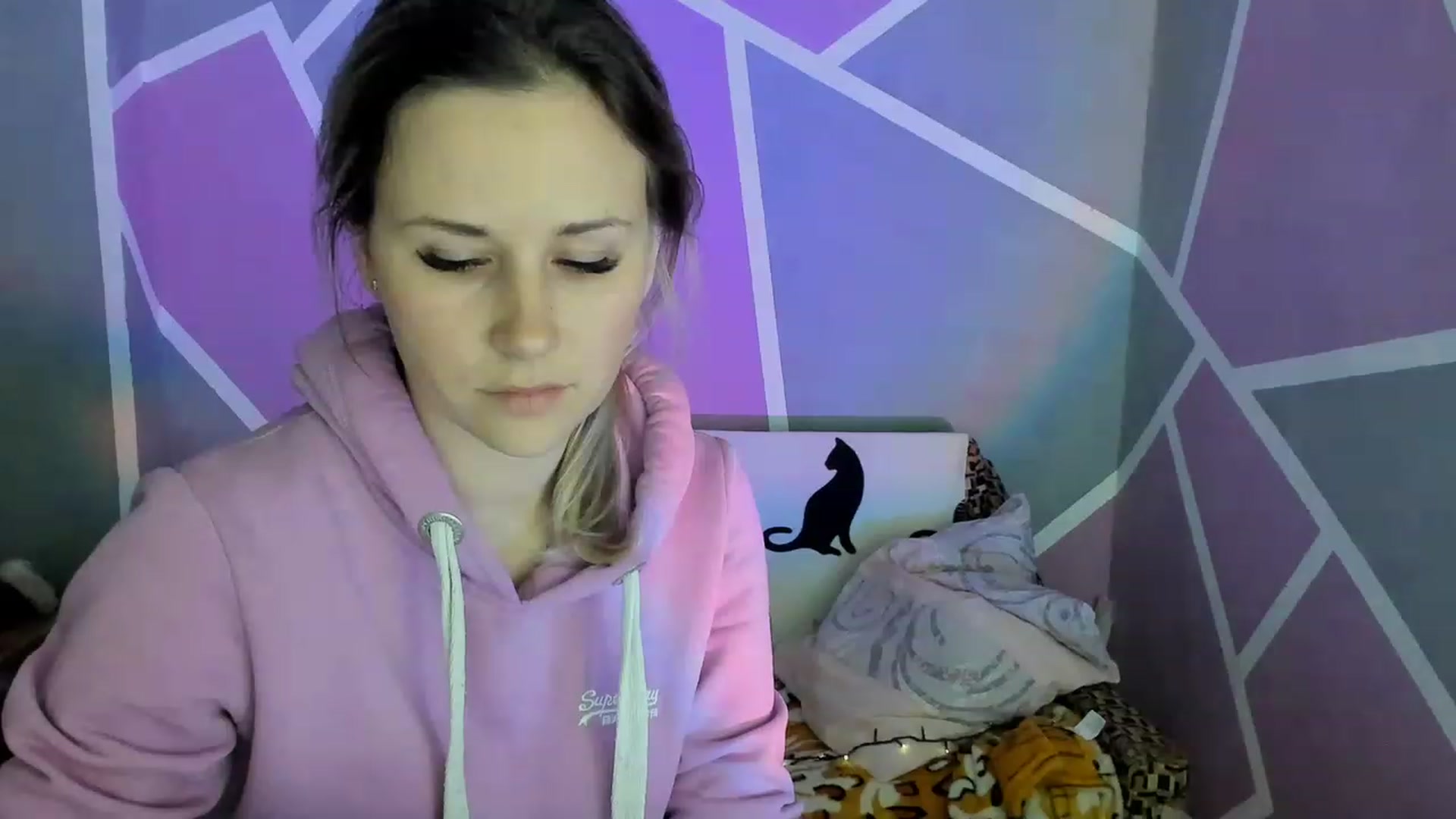 Gallery image thumbnail from Blondie_Star's myfreecams stream on, 04/05/2023, 15:38 image 17 of 20