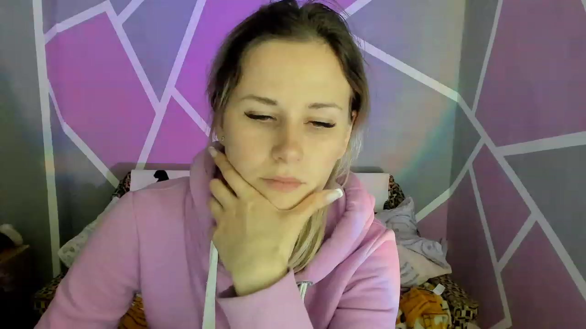 Gallery image thumbnail from Blondie_Star's myfreecams stream on, 04/05/2023, 15:38 image 4 of 20