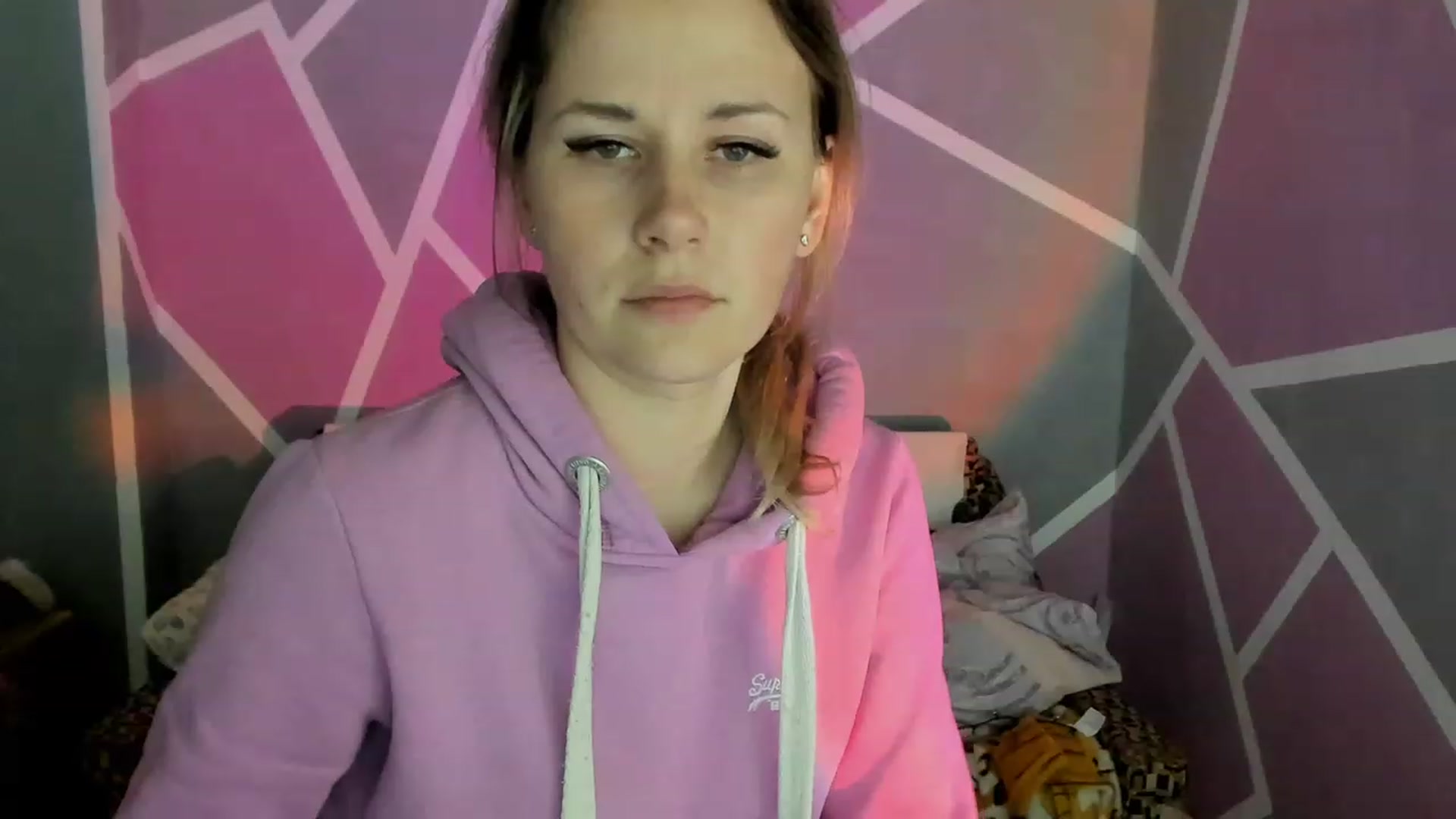 Gallery image thumbnail from Blondie_Star's myfreecams stream on, 04/05/2023, 15:38 image 3 of 20