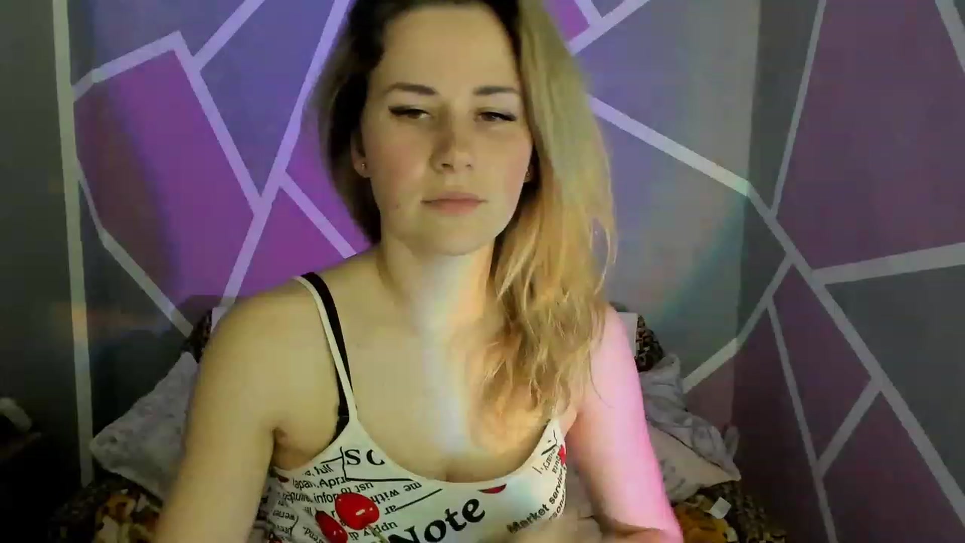 Gallery image thumbnail from Blondie_Star's myfreecams stream on, 04/07/2023, 21:47 image 3 of 20