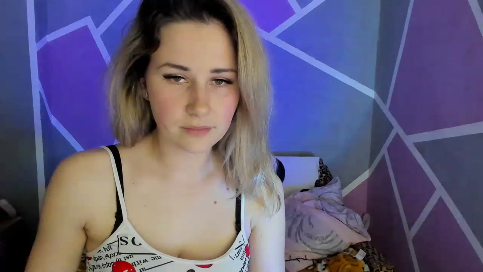 Gallery image thumbnail from Blondie_Star's myfreecams stream on, 04/07/2023, 21:47 image 18 of 20