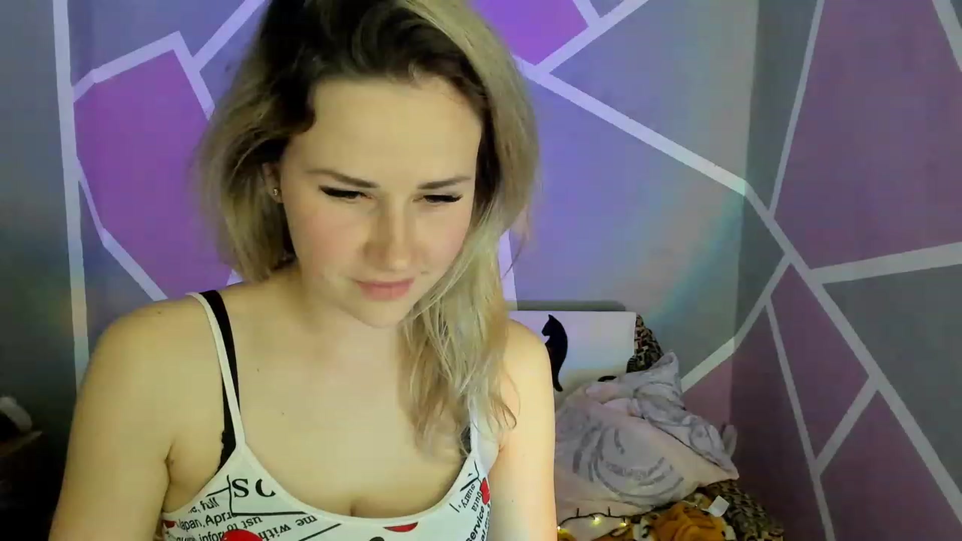 Gallery image thumbnail from Blondie_Star's myfreecams stream on, 04/07/2023, 21:47 image 17 of 20