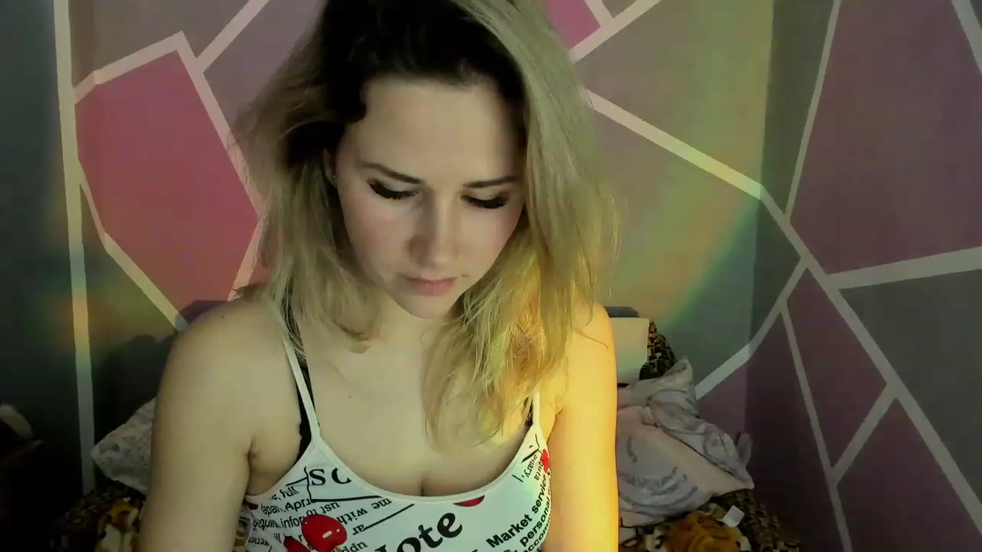 Gallery image thumbnail from Blondie_Star's myfreecams stream on, 04/07/2023, 21:47 image 2 of 20