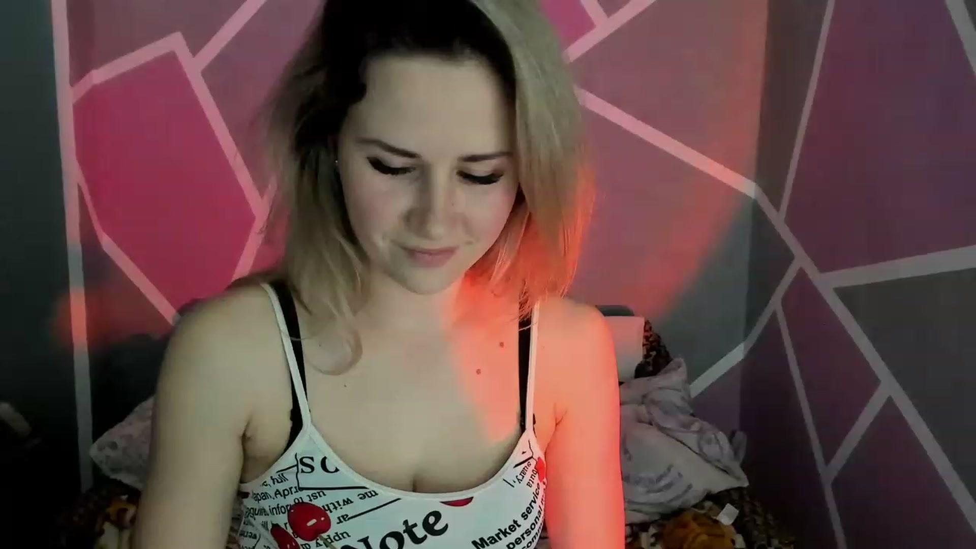 Gallery image thumbnail from Blondie_Star's myfreecams stream on, 04/07/2023, 21:47 image 8 of 20