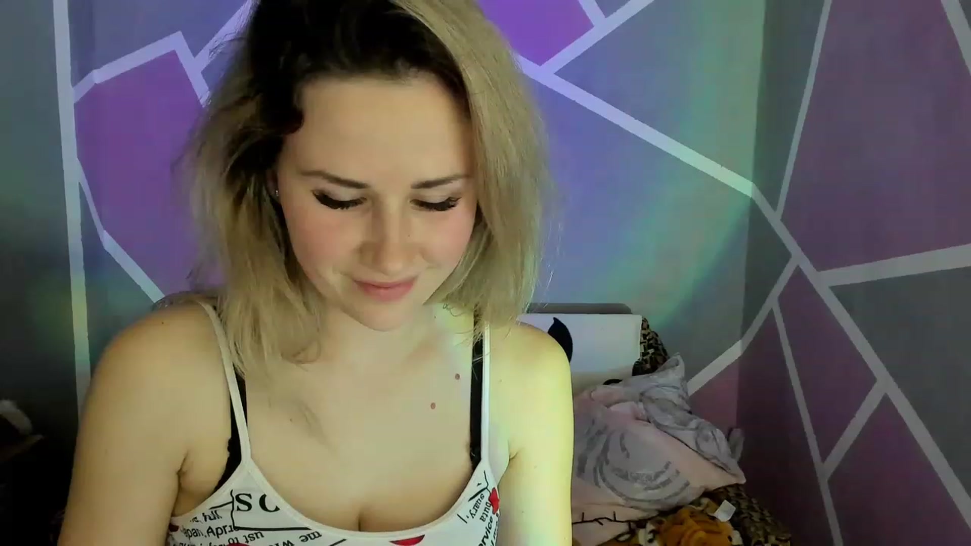 Gallery image thumbnail from Blondie_Star's myfreecams stream on, 04/07/2023, 21:47 image 11 of 20