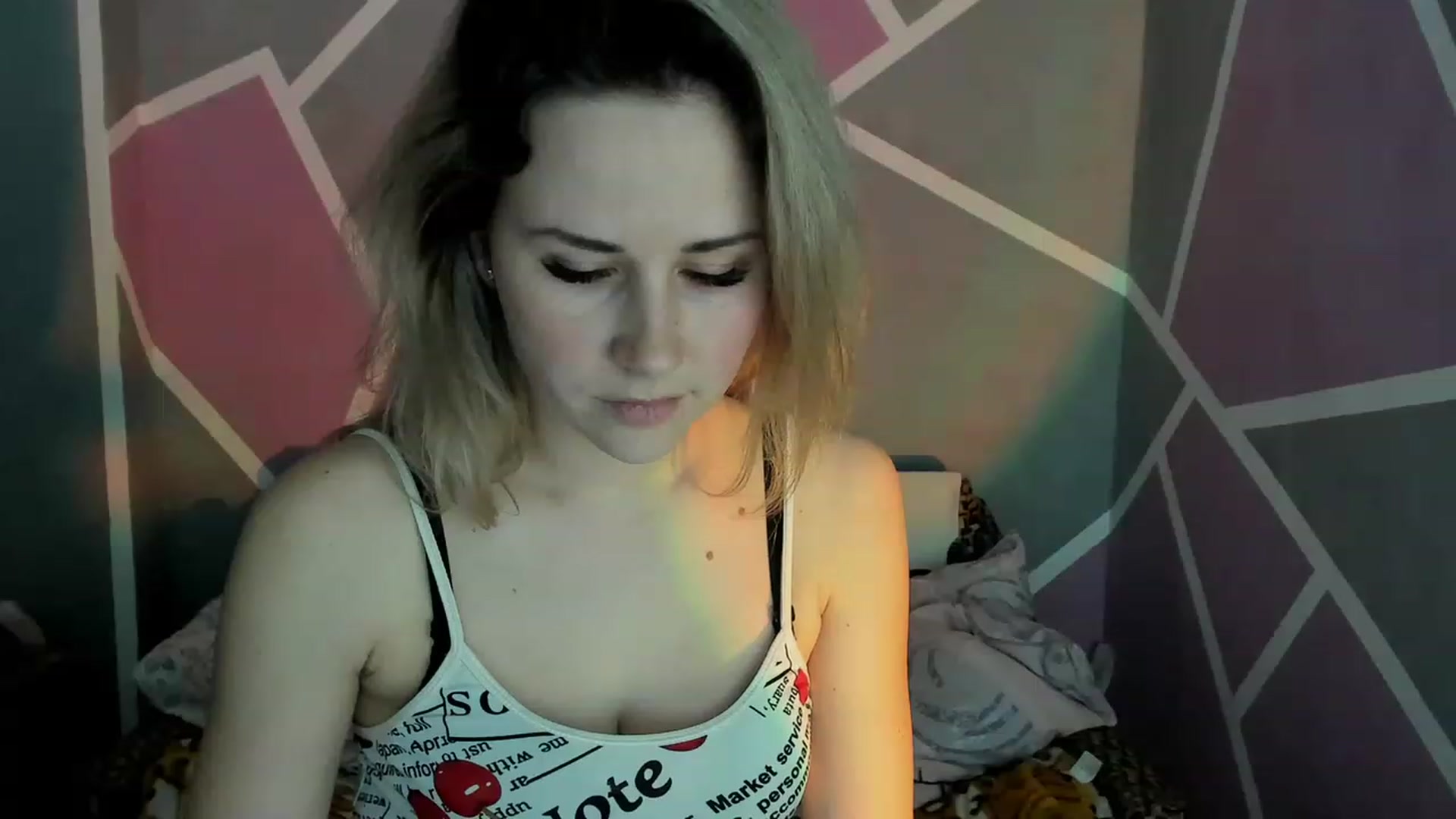 Gallery image thumbnail from Blondie_Star's myfreecams stream on, 04/07/2023, 21:47 image 7 of 20