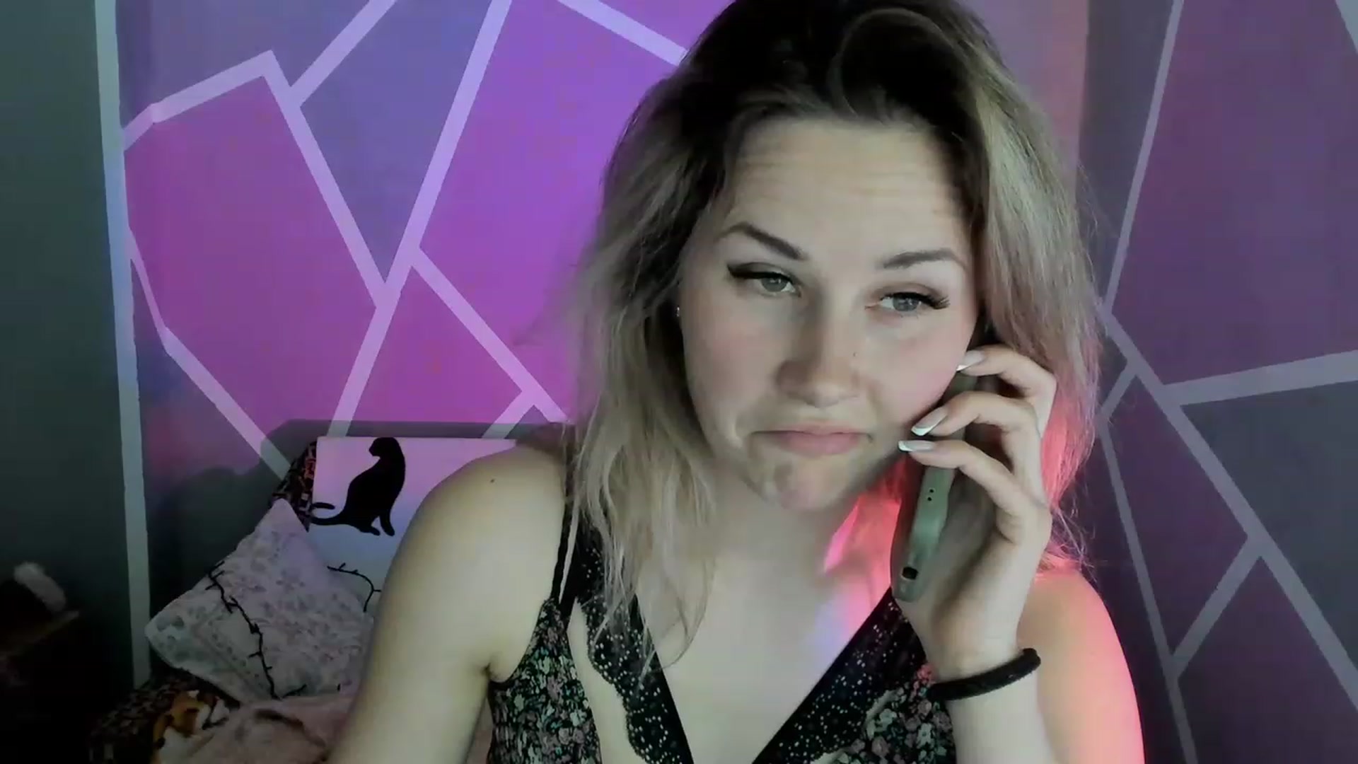 Gallery image thumbnail from Blondie_Star's myfreecams stream on, 04/08/2023, 14:36 image 18 of 20