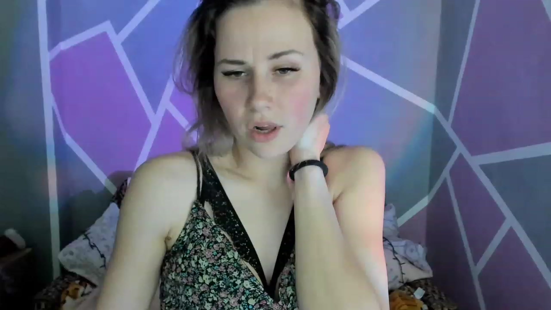 Gallery image thumbnail from Blondie_Star's myfreecams stream on, 04/08/2023, 15:26 image 8 of 20