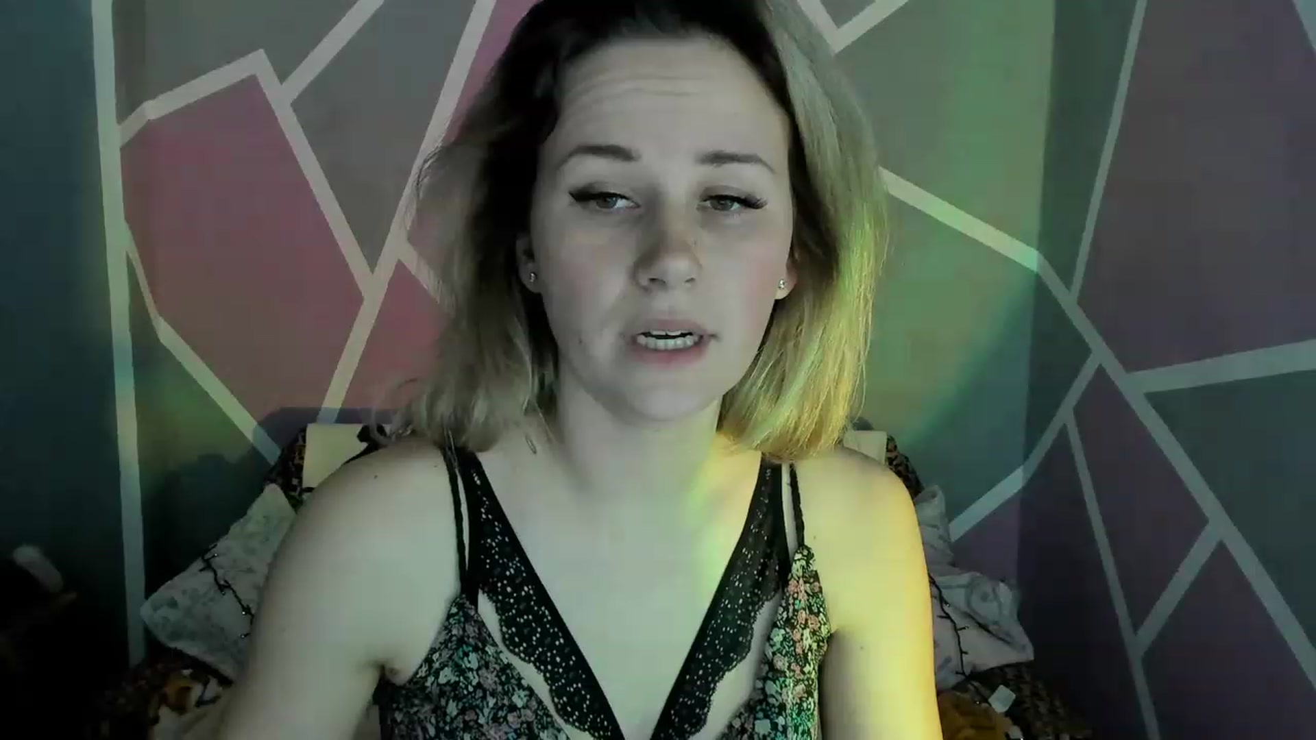 Gallery image thumbnail from Blondie_Star's myfreecams stream on, 04/08/2023, 15:26 image 5 of 20