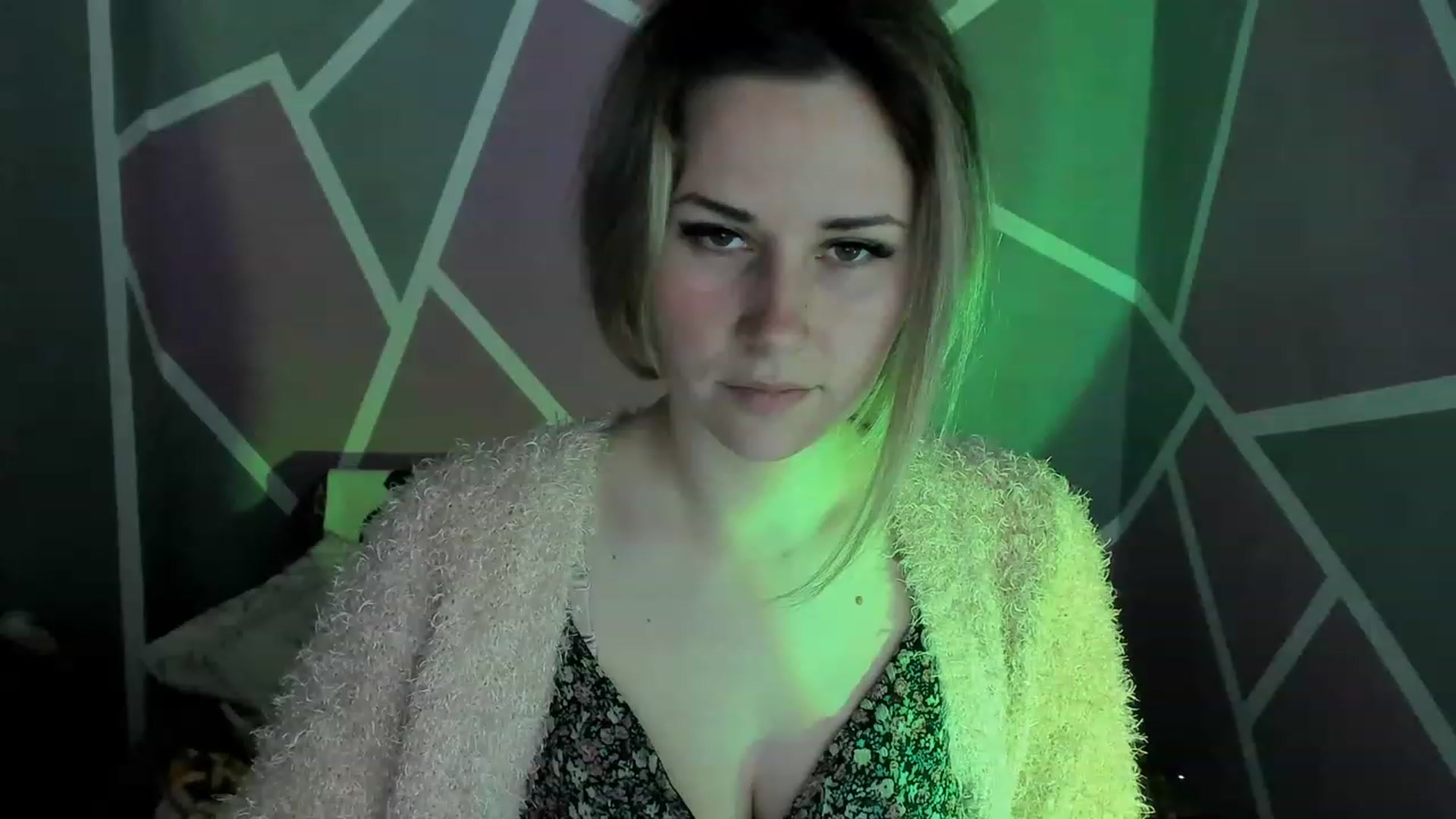 Gallery image thumbnail from Blondie_Star's myfreecams stream on, 04/13/2023, 15:54 image 1 of 20