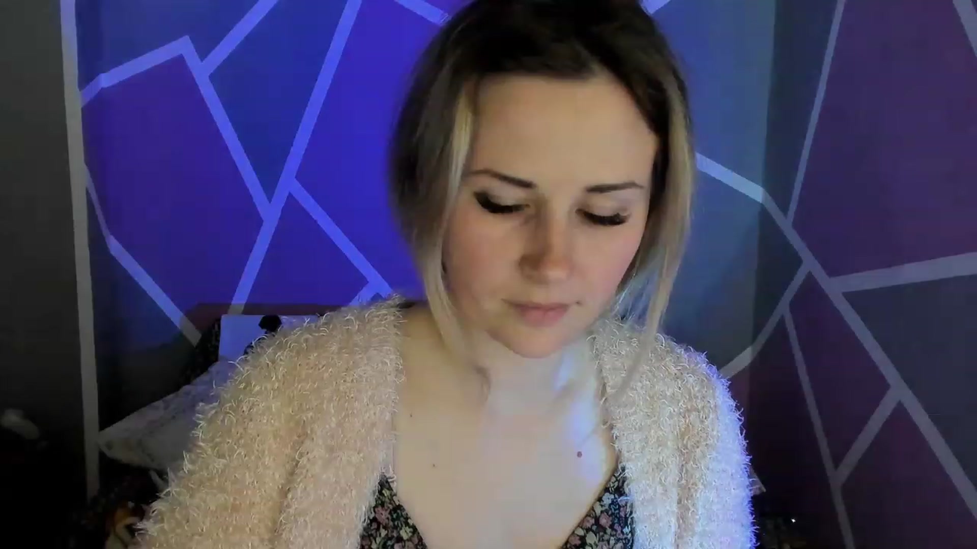 Gallery image thumbnail from Blondie_Star's myfreecams stream on, 04/13/2023, 15:54 image 6 of 20