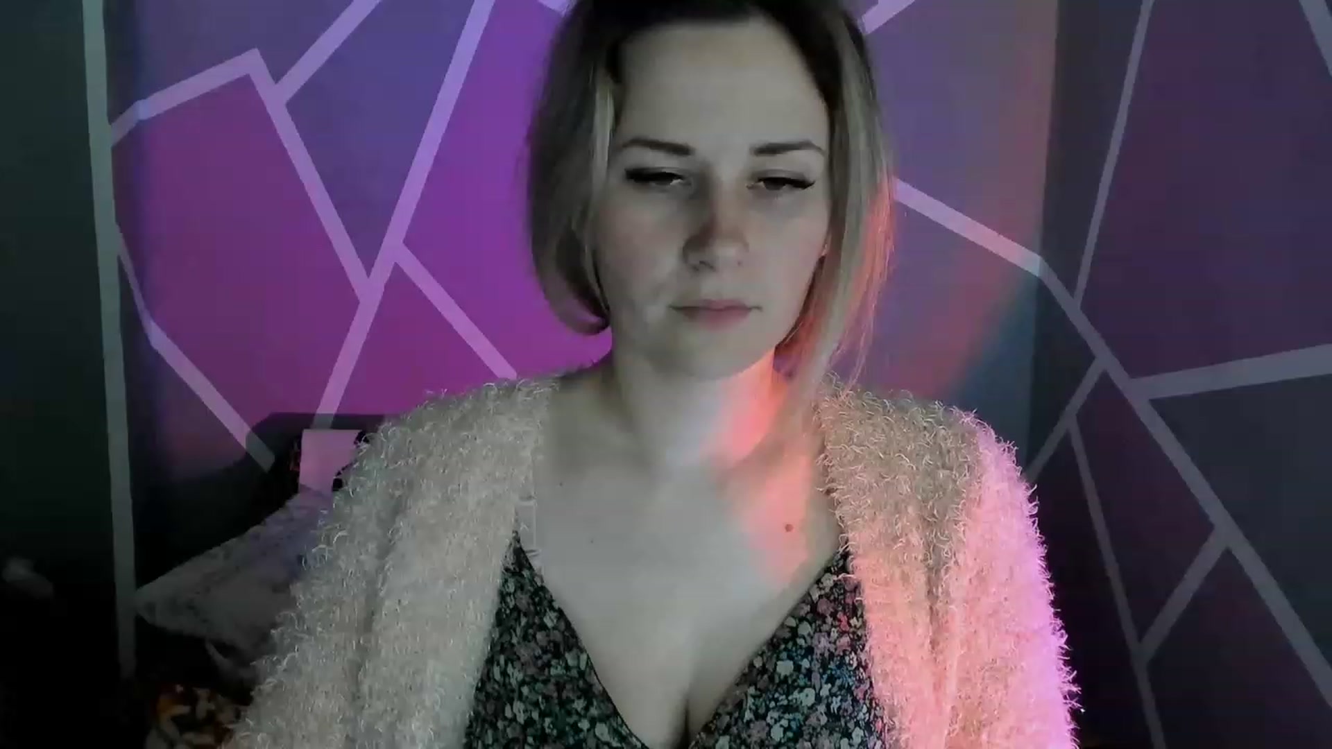 Gallery image thumbnail from Blondie_Star's myfreecams stream on, 04/13/2023, 15:54 image 3 of 20