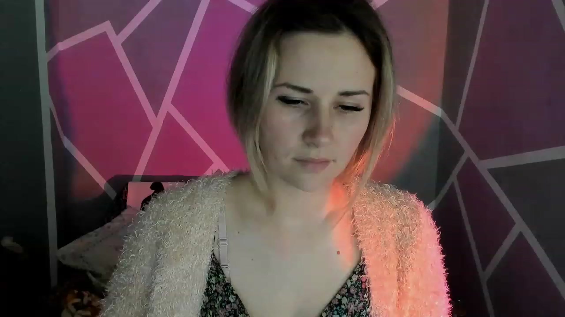 Gallery image thumbnail from Blondie_Star's myfreecams stream on, 04/13/2023, 15:54 image 7 of 20