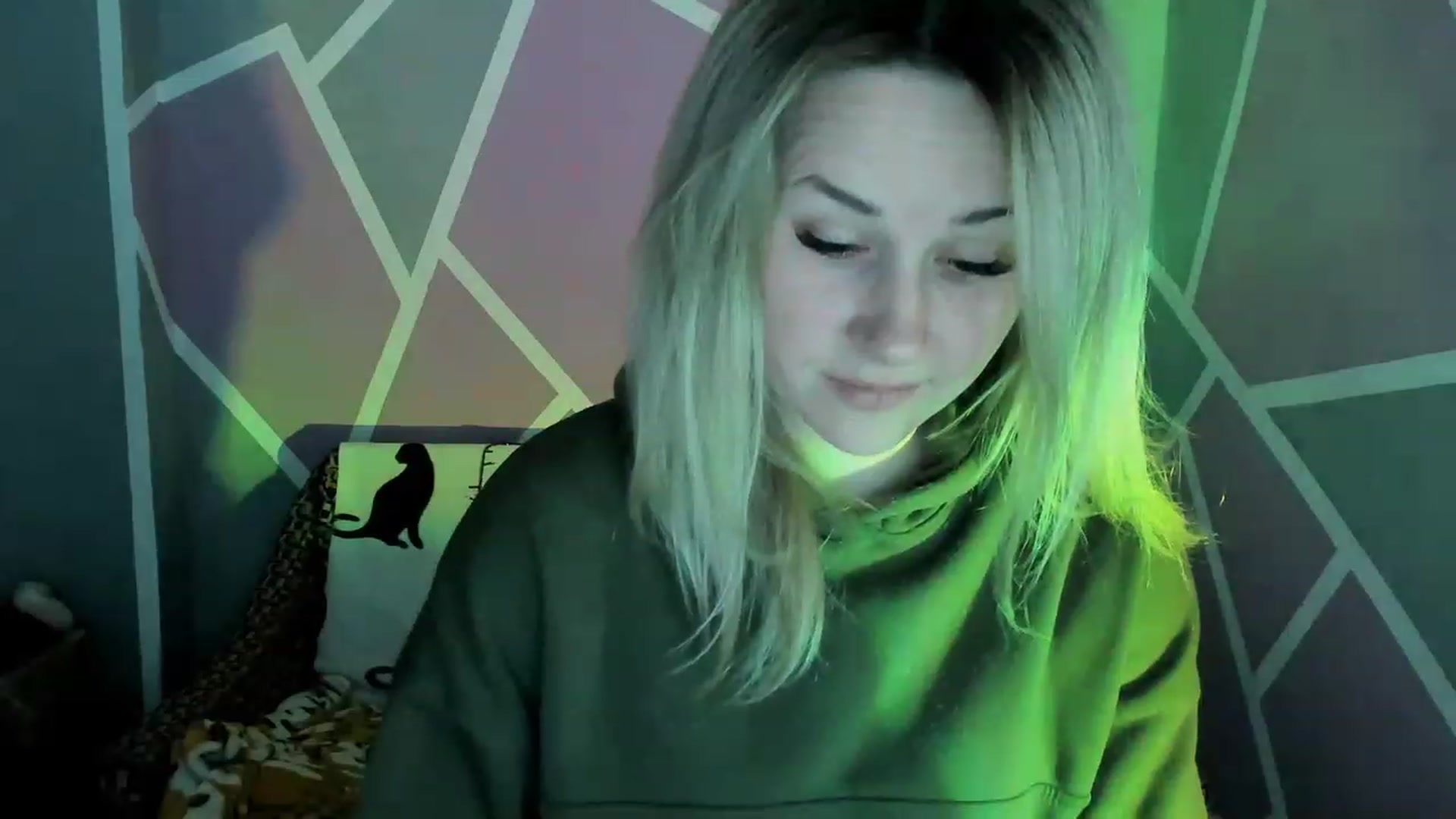 Gallery image thumbnail from Blondie_Star's myfreecams stream on, 04/17/2023, 15:54 image 12 of 20