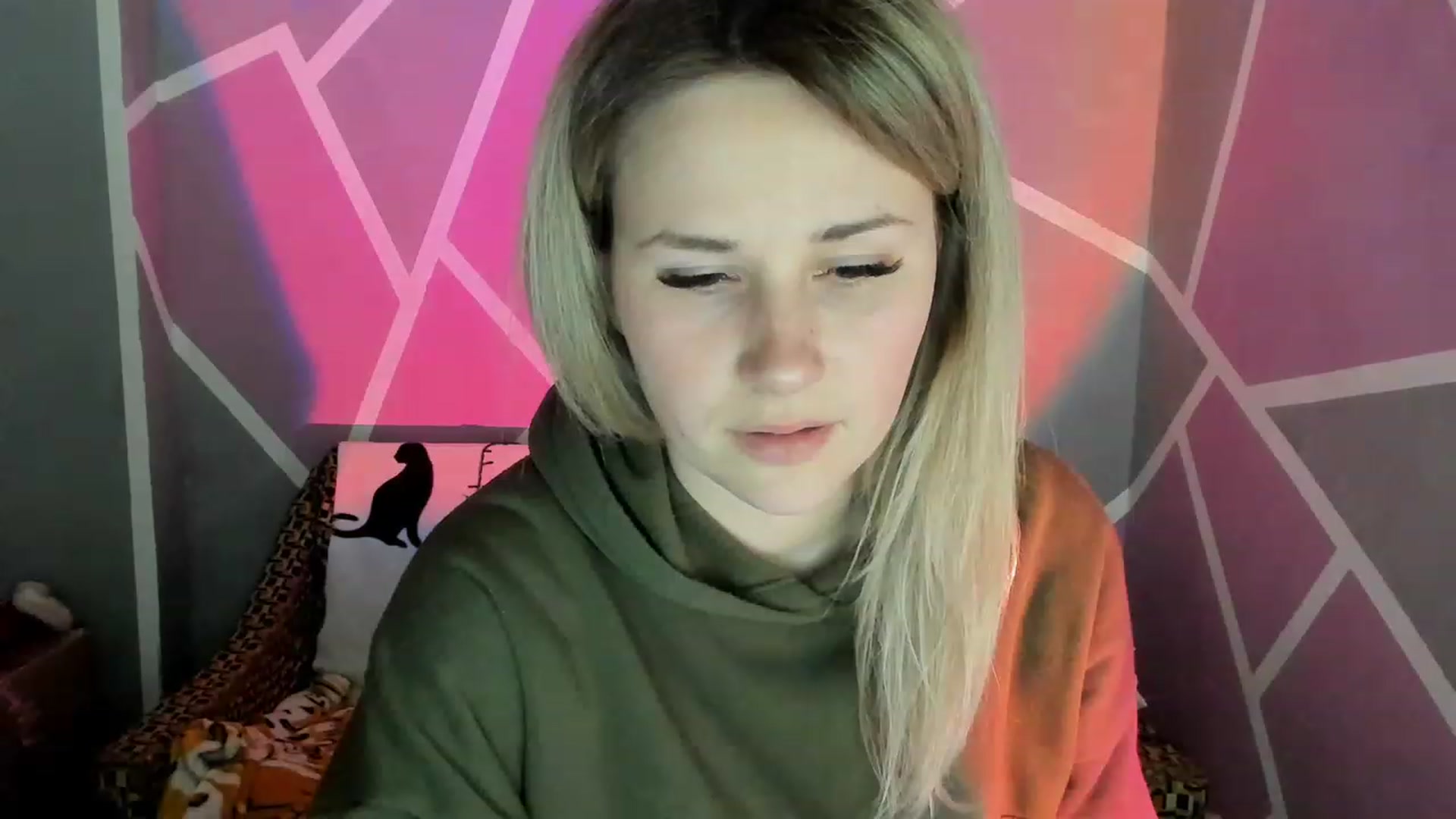 Gallery image thumbnail from Blondie_Star's myfreecams stream on, 04/17/2023, 15:54 image 18 of 20