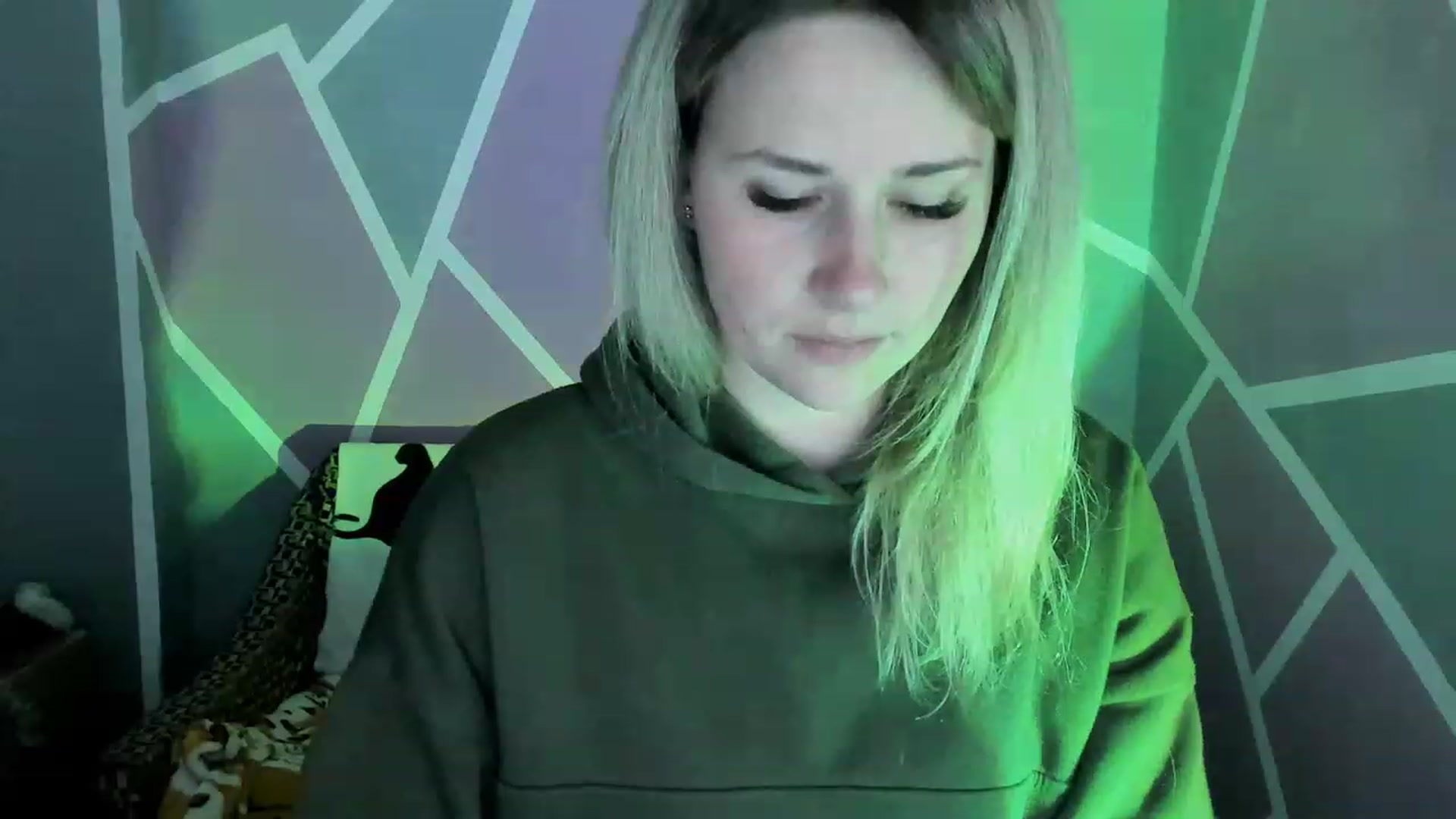 Gallery image thumbnail from Blondie_Star's myfreecams stream on, 04/17/2023, 15:54 image 17 of 20