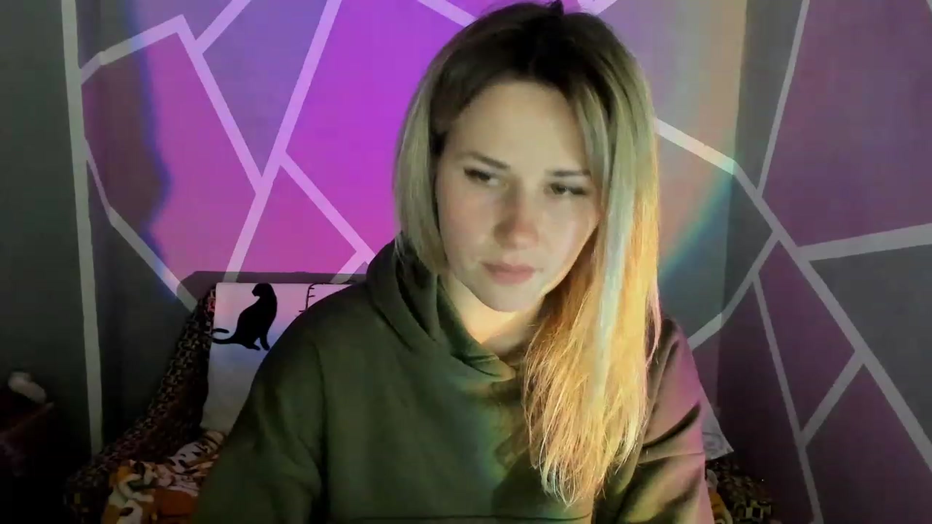 Gallery image thumbnail from Blondie_Star's myfreecams stream on, 04/17/2023, 15:54 image 8 of 20