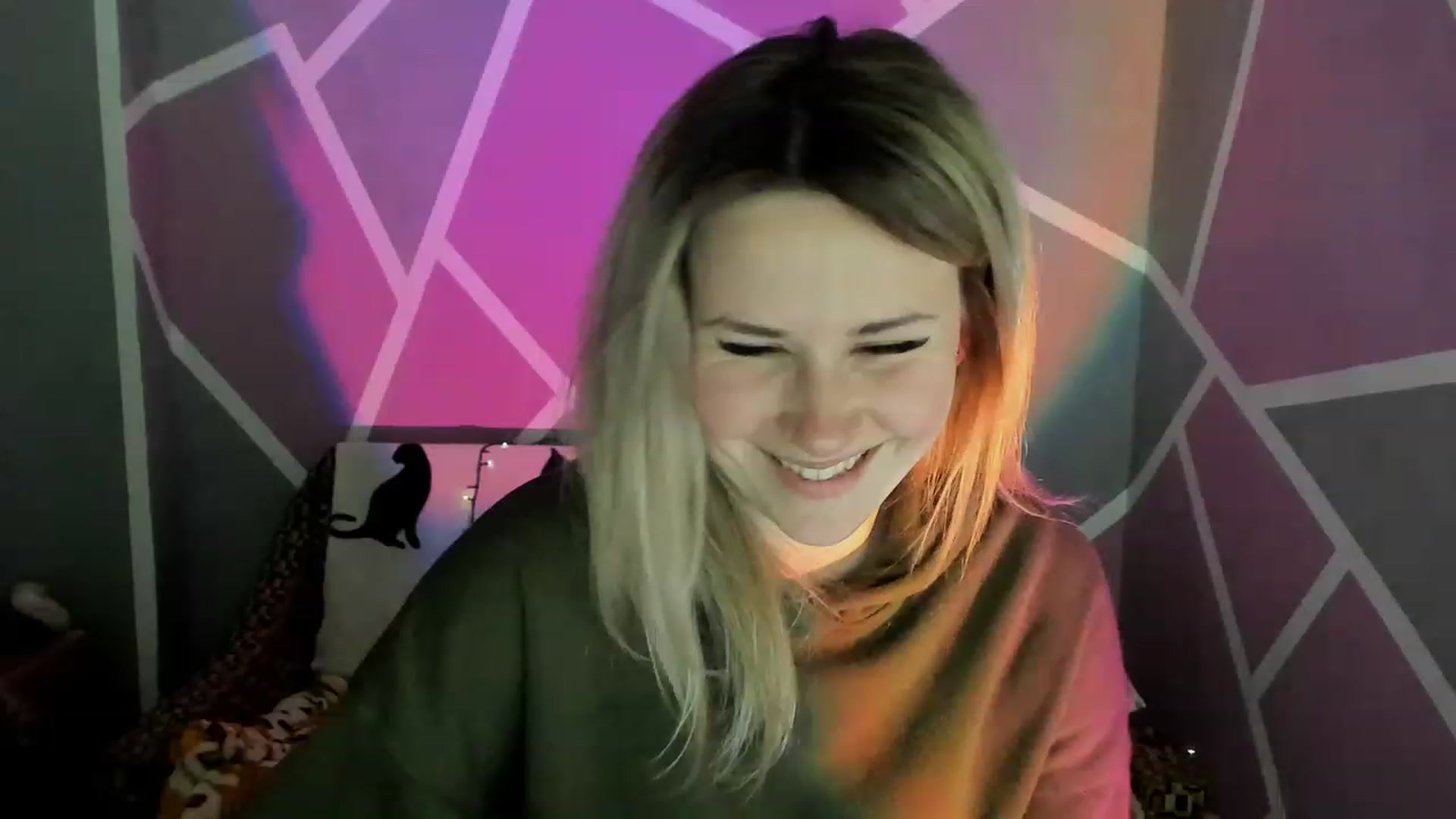 Gallery image thumbnail from Blondie_Star's myfreecams stream on, 04/17/2023, 15:54 image 13 of 20