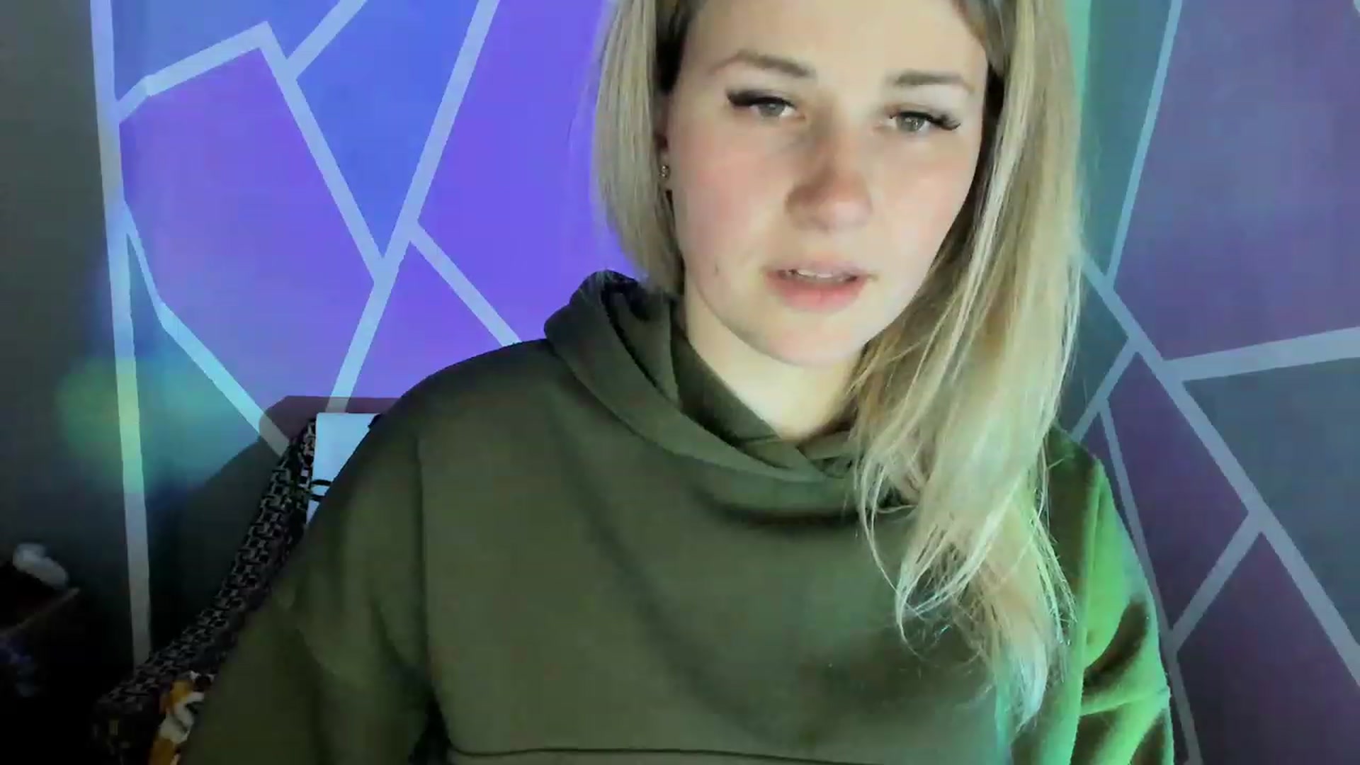 Gallery image thumbnail from Blondie_Star's myfreecams stream on, 04/17/2023, 15:54 image 14 of 20