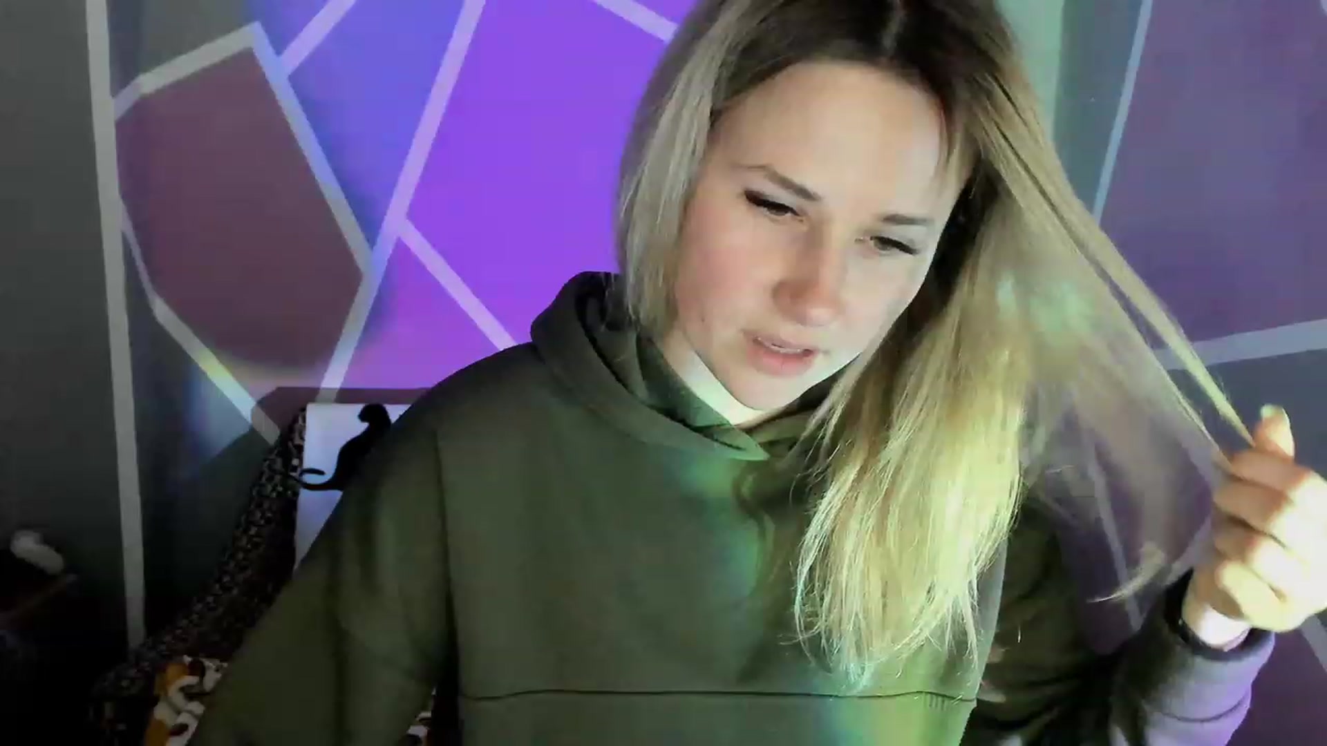 Gallery image thumbnail from Blondie_Star's myfreecams stream on, 04/17/2023, 15:54 image 19 of 20