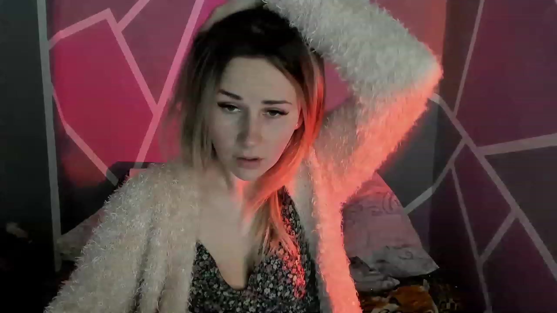 Gallery image thumbnail from Blondie_Star's myfreecams stream on, 04/18/2023, 14:56 image 9 of 20