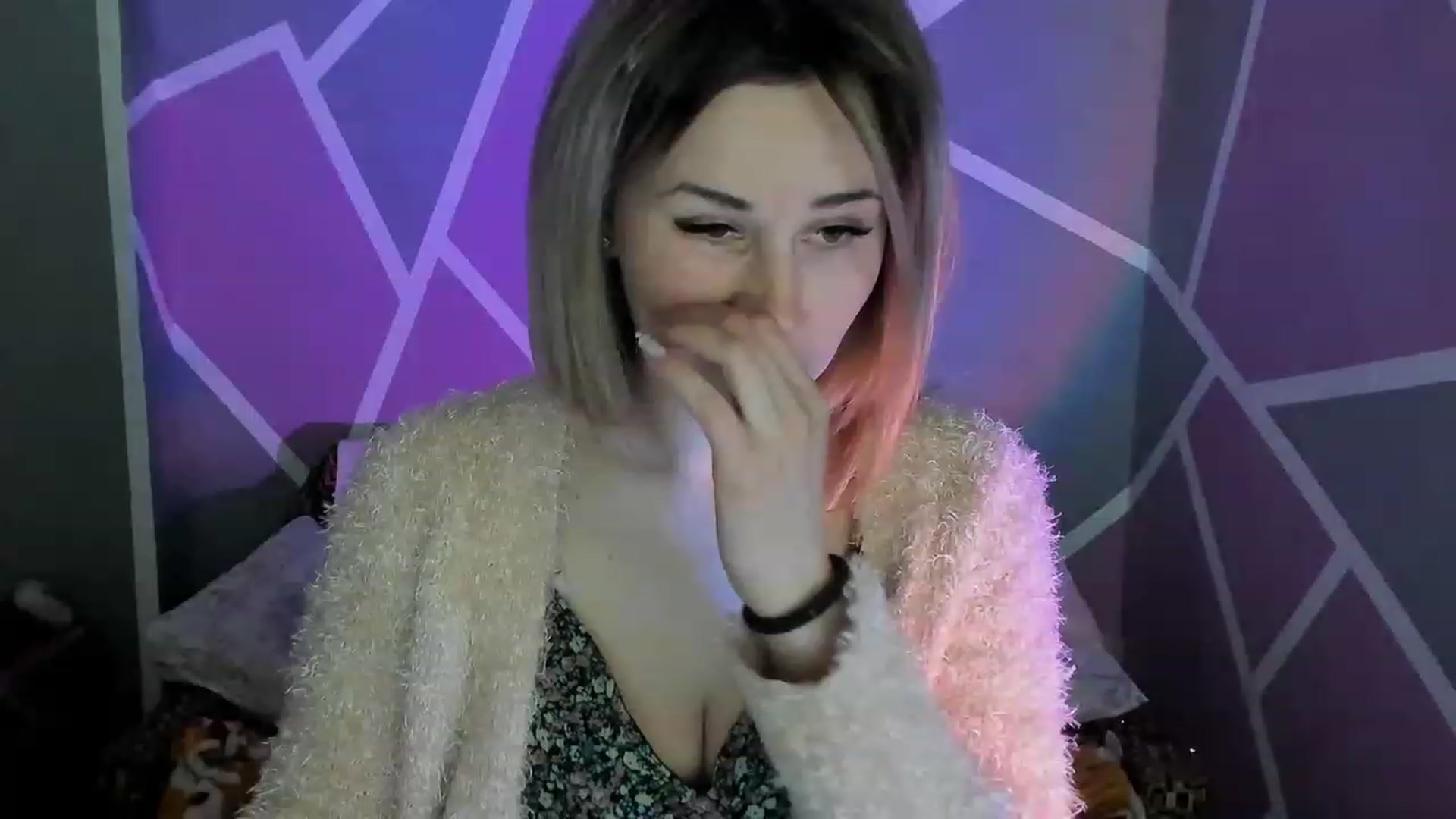 Gallery image thumbnail from Blondie_Star's myfreecams stream on, 04/18/2023, 14:56 image 8 of 20