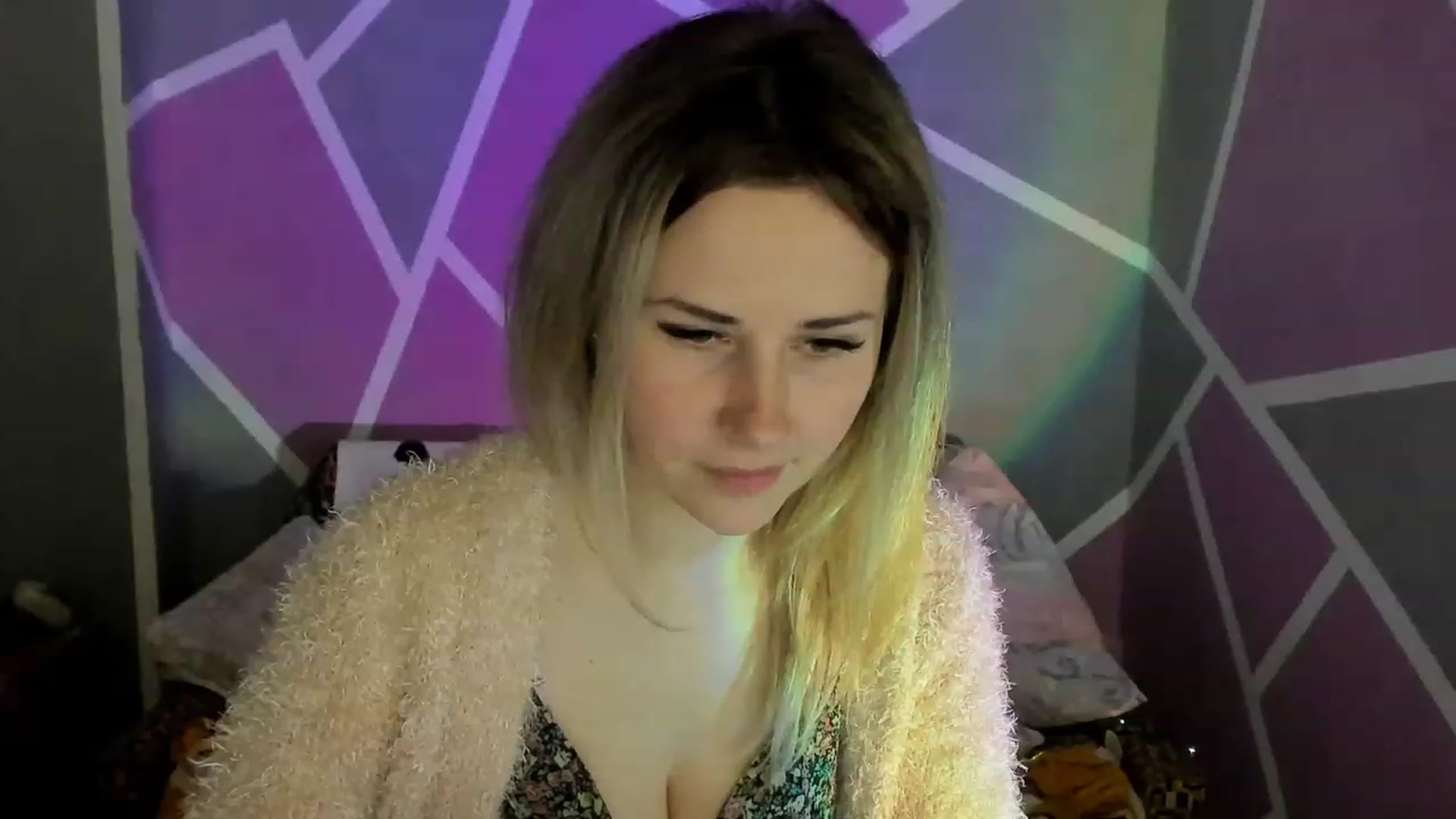 Gallery image thumbnail from Blondie_Star's myfreecams stream on, 04/18/2023, 14:56 image 14 of 20