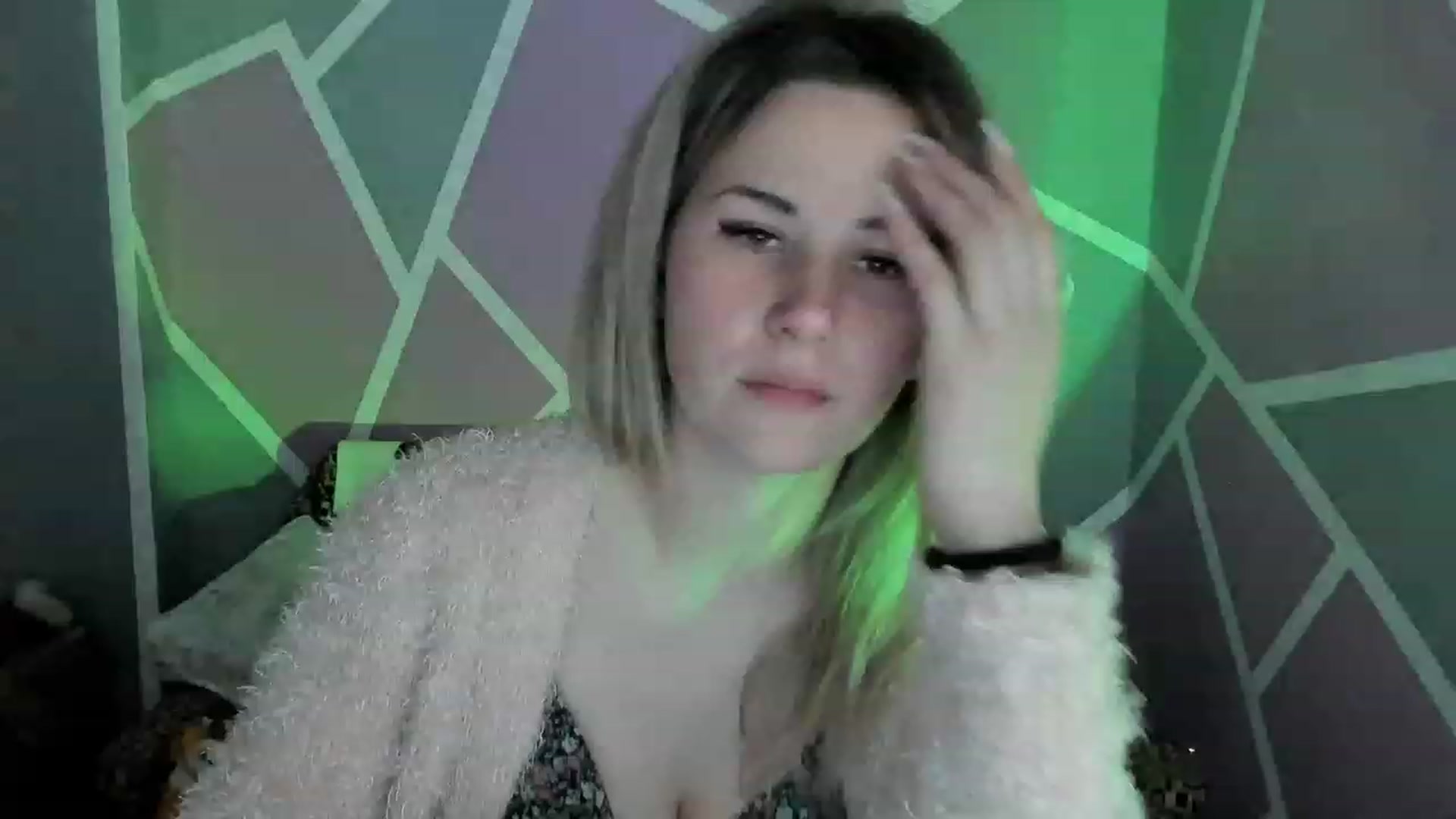 Gallery image thumbnail from Blondie_Star's myfreecams stream on, 04/18/2023, 14:56 image 4 of 20