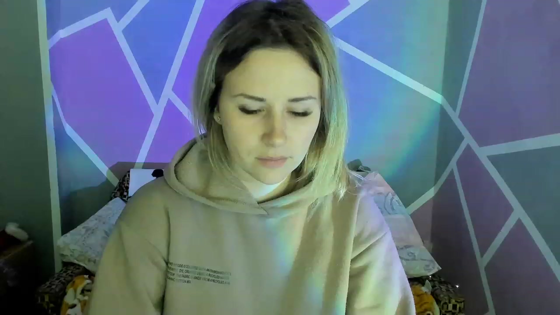 Gallery image thumbnail from Blondie_Star's myfreecams stream on, 04/19/2023, 18:33 image 18 of 20