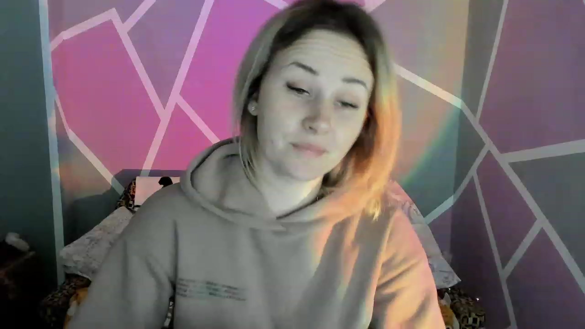 Gallery image thumbnail from Blondie_Star's myfreecams stream on, 04/19/2023, 18:33 image 19 of 20