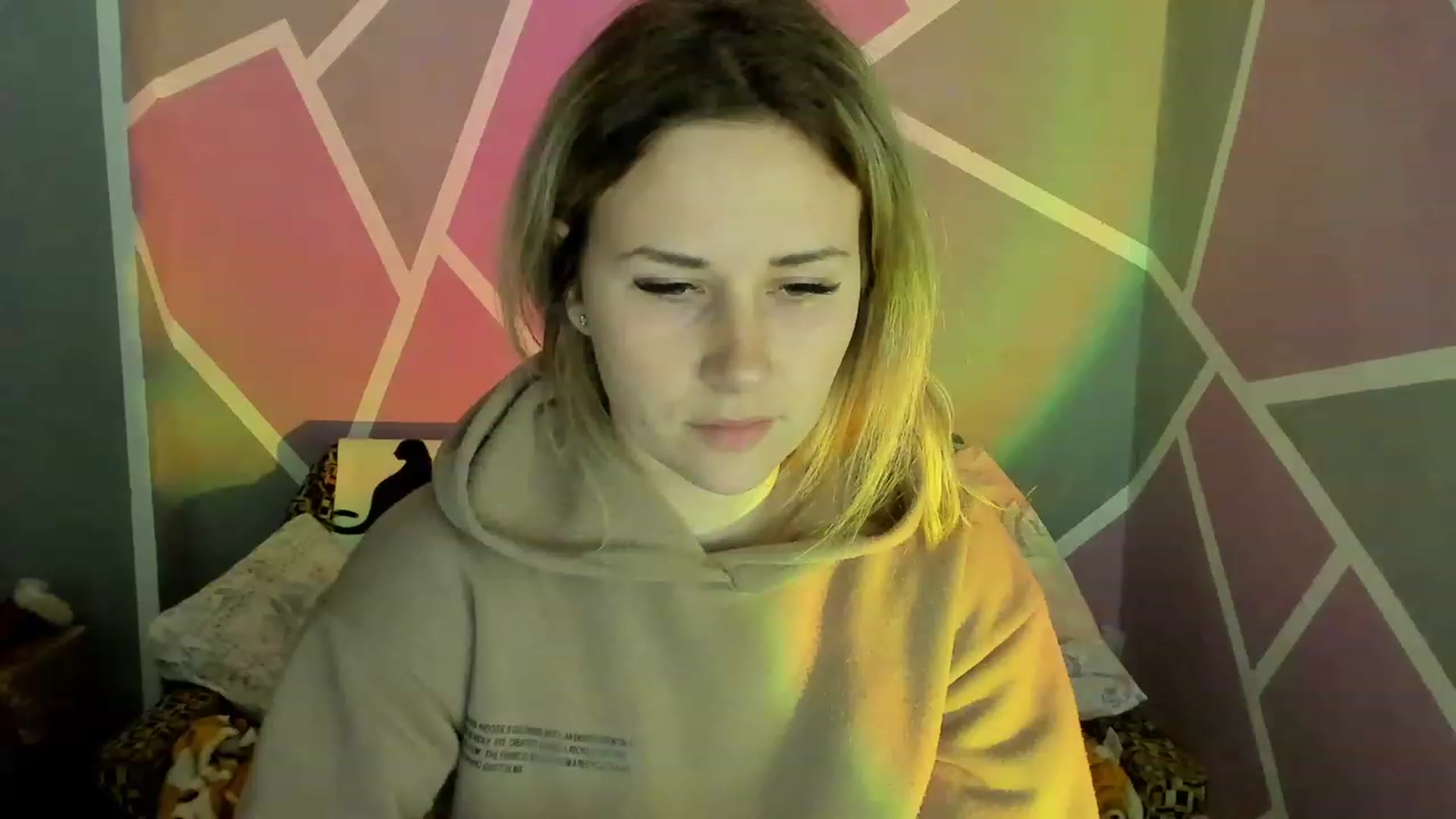 Gallery image thumbnail from Blondie_Star's myfreecams stream on, 04/19/2023, 18:33 image 14 of 20