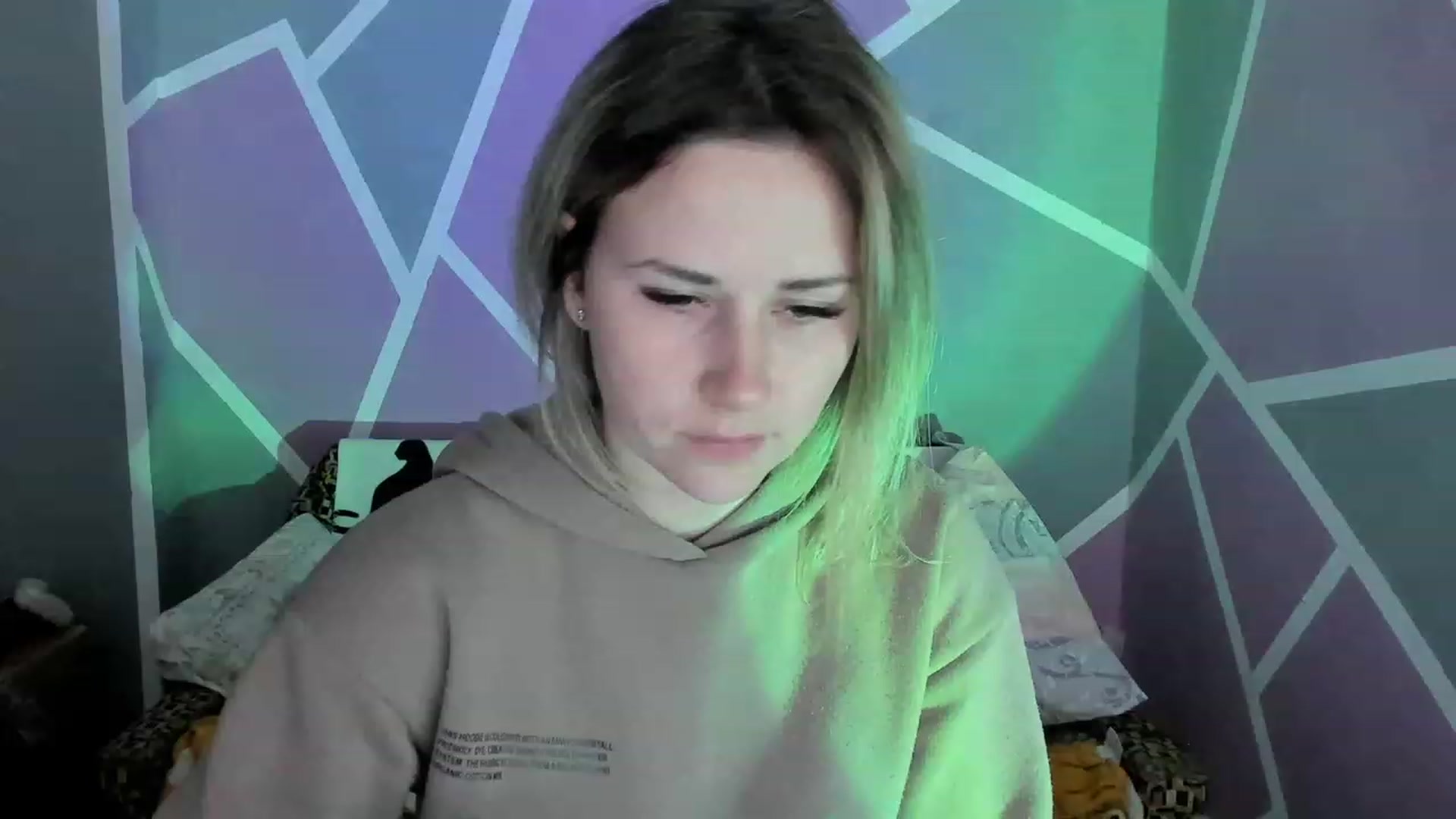 Gallery image thumbnail from Blondie_Star's myfreecams stream on, 04/19/2023, 18:33 image 10 of 20
