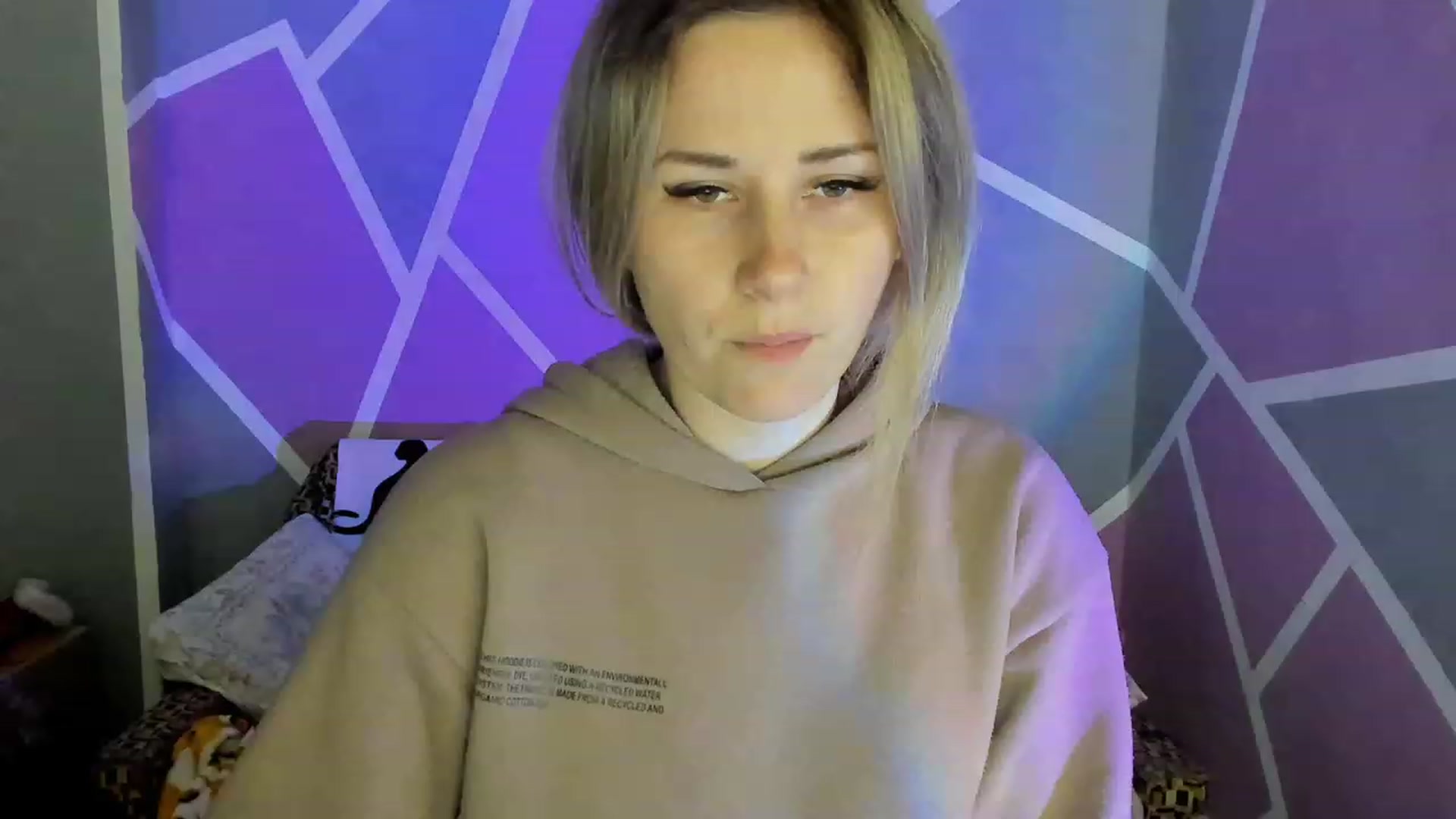 Gallery image thumbnail from Blondie_Star's myfreecams stream on, 04/19/2023, 18:33 image 4 of 20