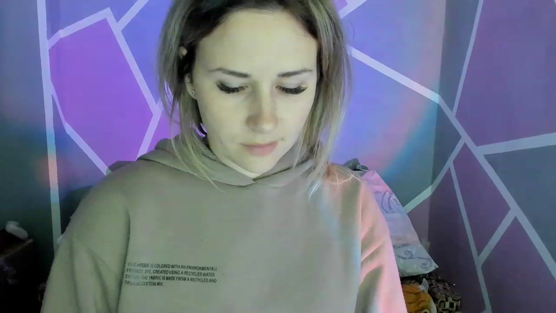 Gallery image thumbnail from Blondie_Star's myfreecams stream on, 04/19/2023, 18:33 image 13 of 20