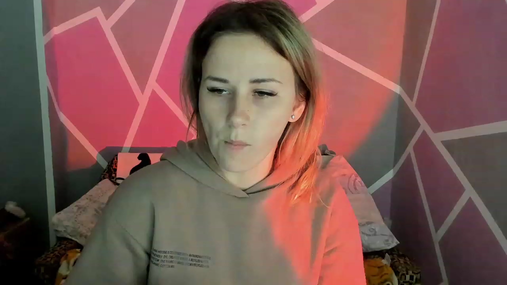 Gallery image thumbnail from Blondie_Star's myfreecams stream on, 04/19/2023, 18:33 image 11 of 20