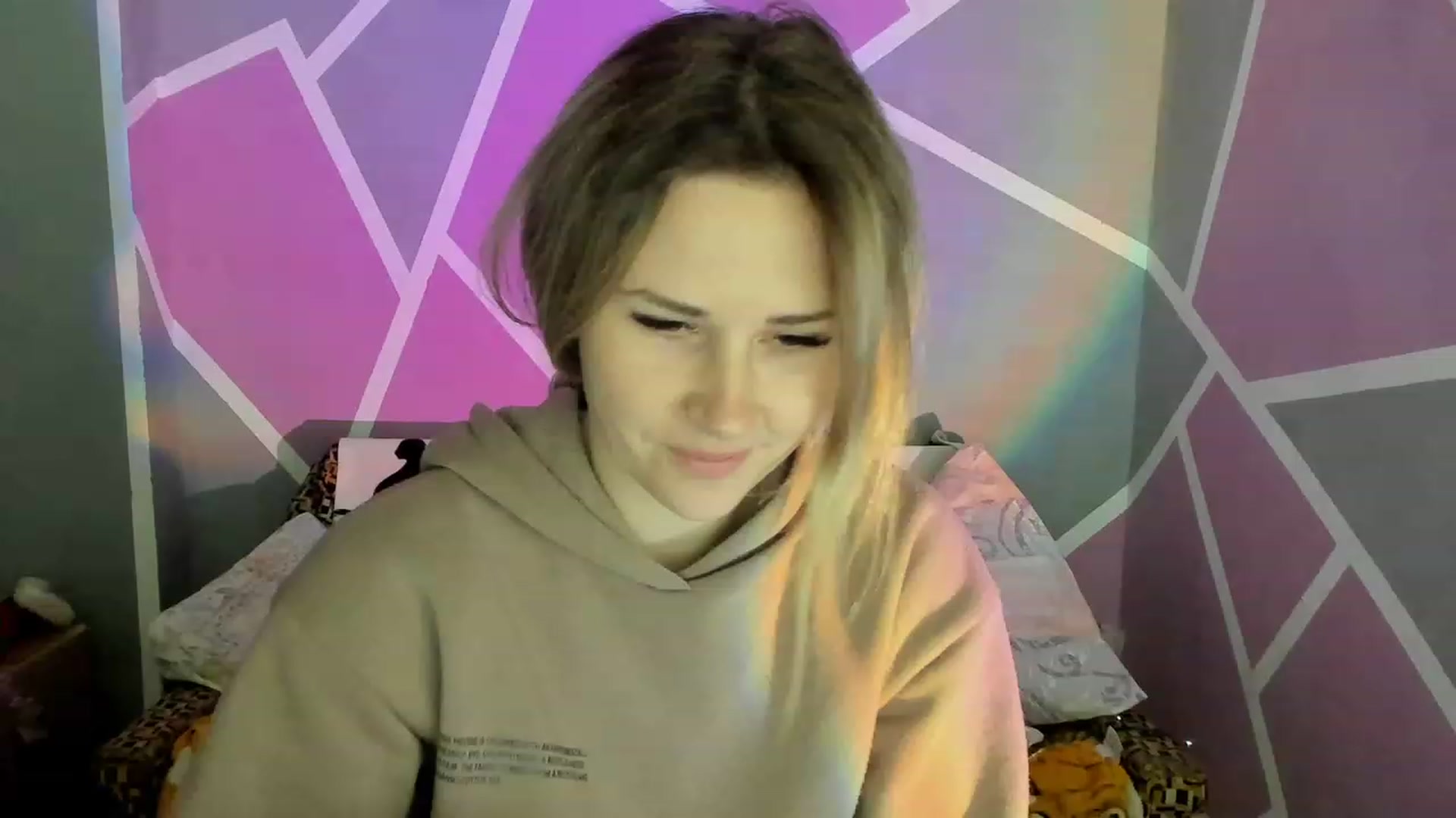 Gallery image thumbnail from Blondie_Star's myfreecams stream on, 04/19/2023, 18:33 image 1 of 20