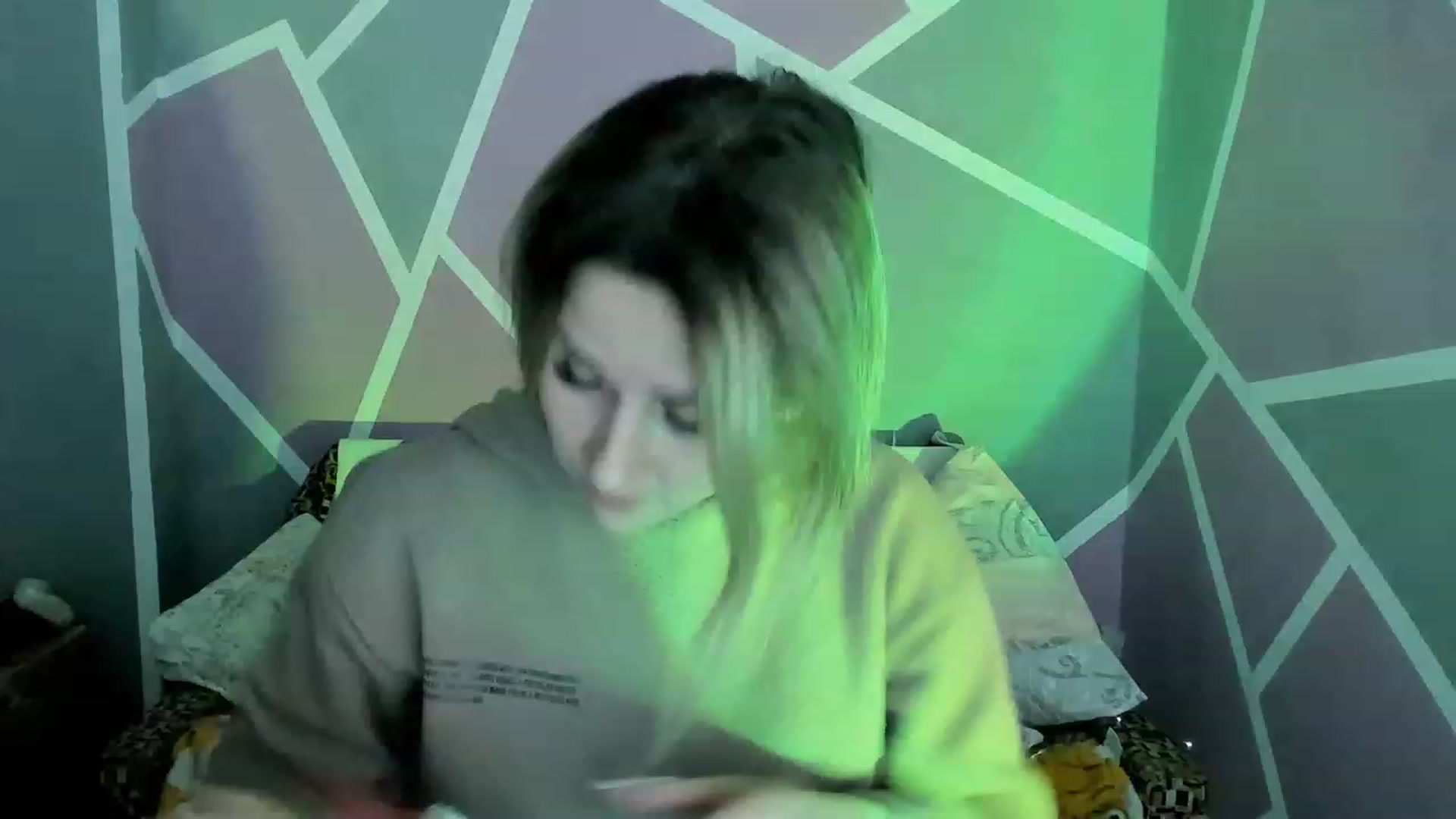 Gallery image thumbnail from Blondie_Star's myfreecams stream on, 04/19/2023, 18:33 image 5 of 20