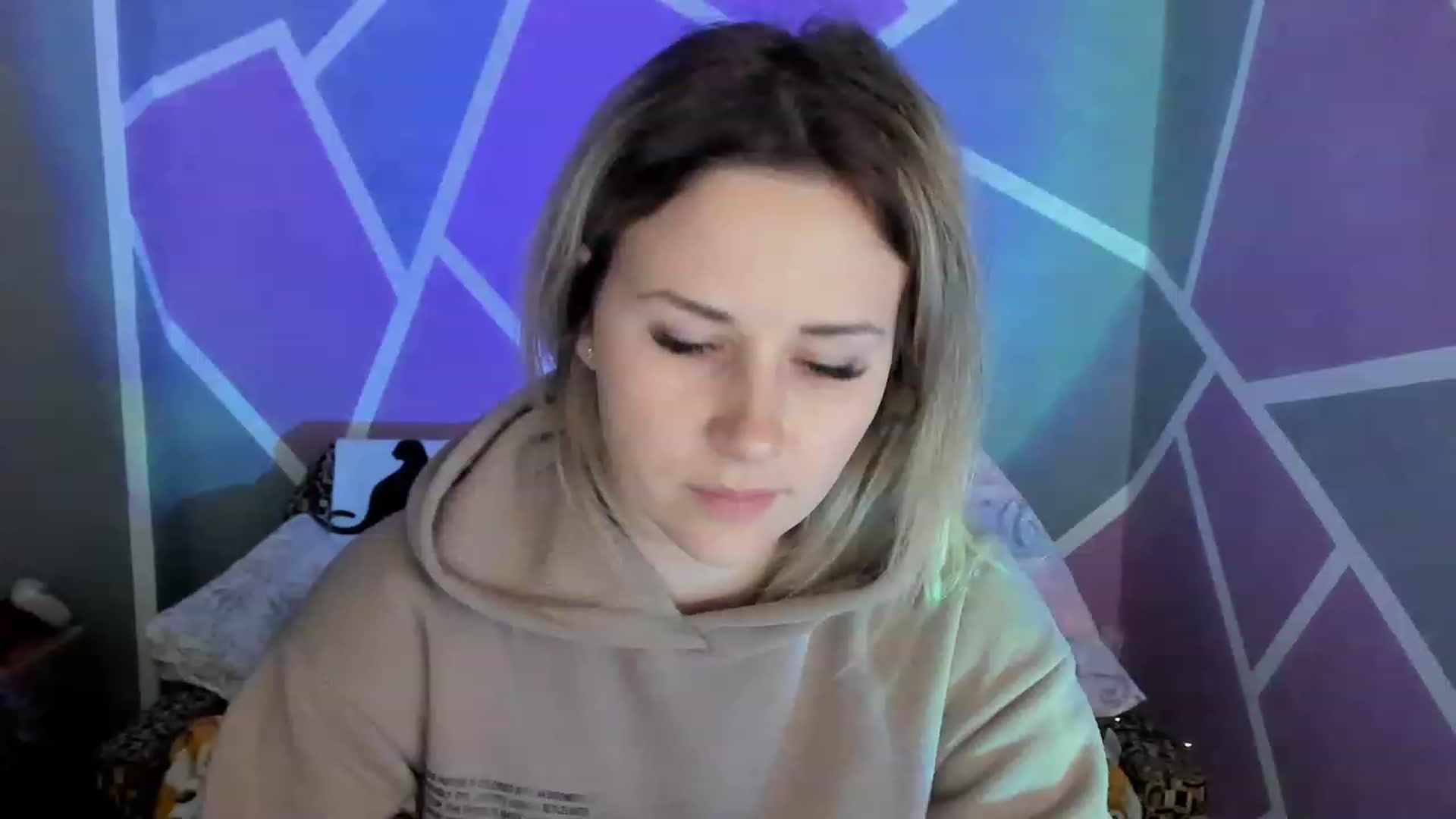 Gallery image thumbnail from Blondie_Star's myfreecams stream on, 04/19/2023, 18:33 image 15 of 20