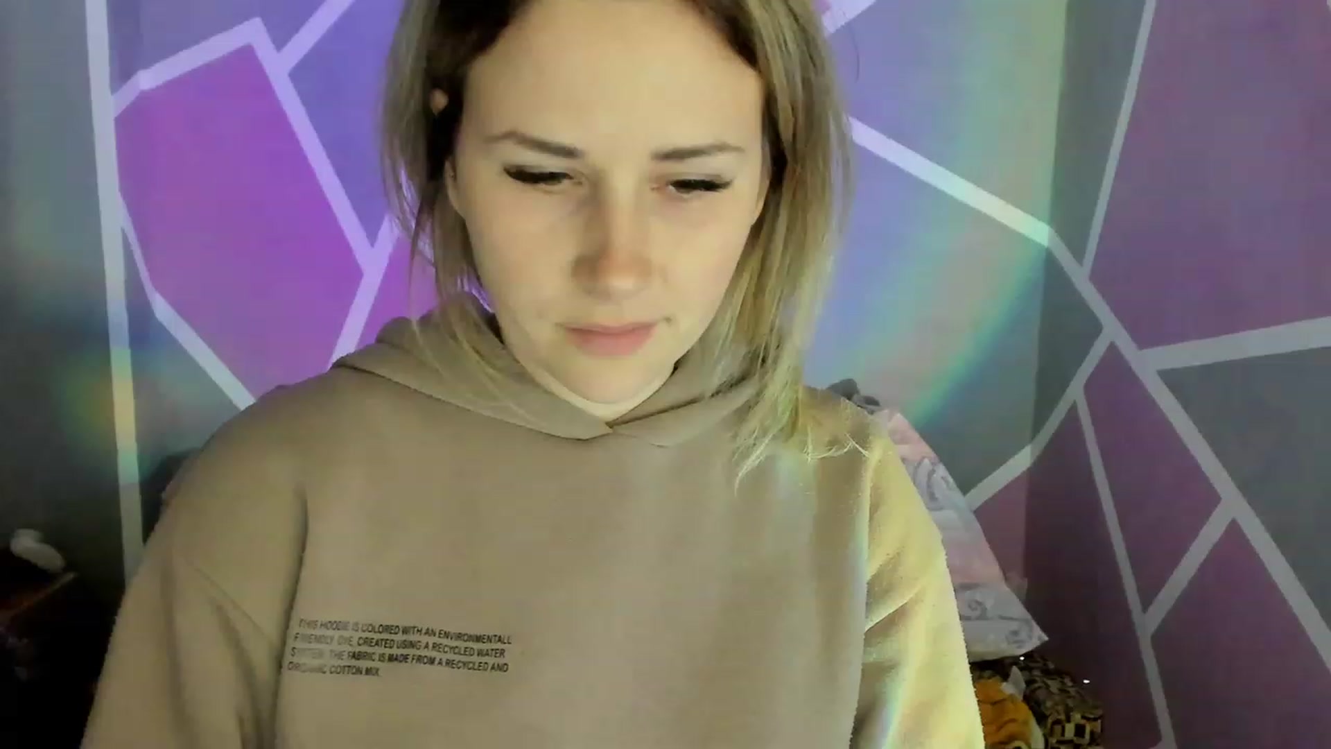 Gallery image thumbnail from Blondie_Star's myfreecams stream on, 04/19/2023, 18:33 image 12 of 20