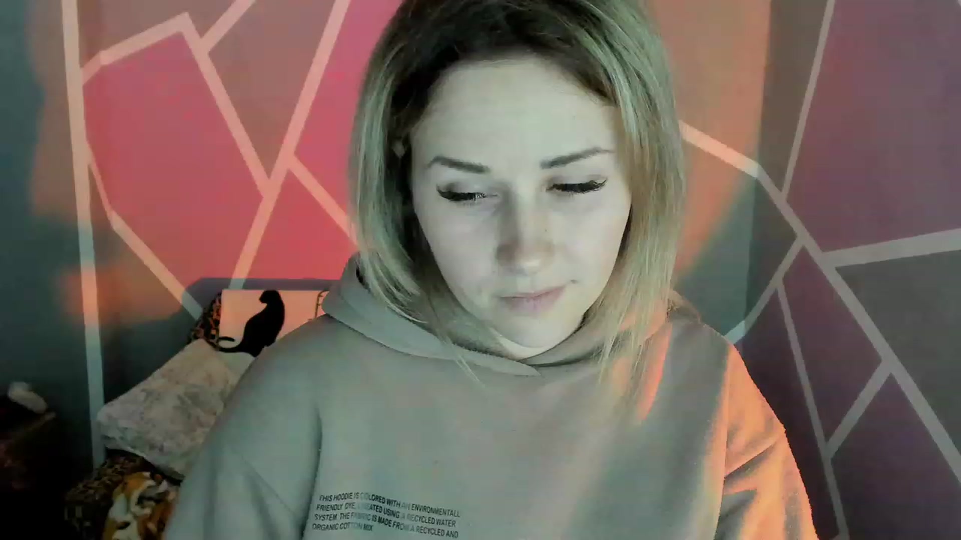 Gallery image thumbnail from Blondie_Star's myfreecams stream on, 04/19/2023, 19:25 image 10 of 20