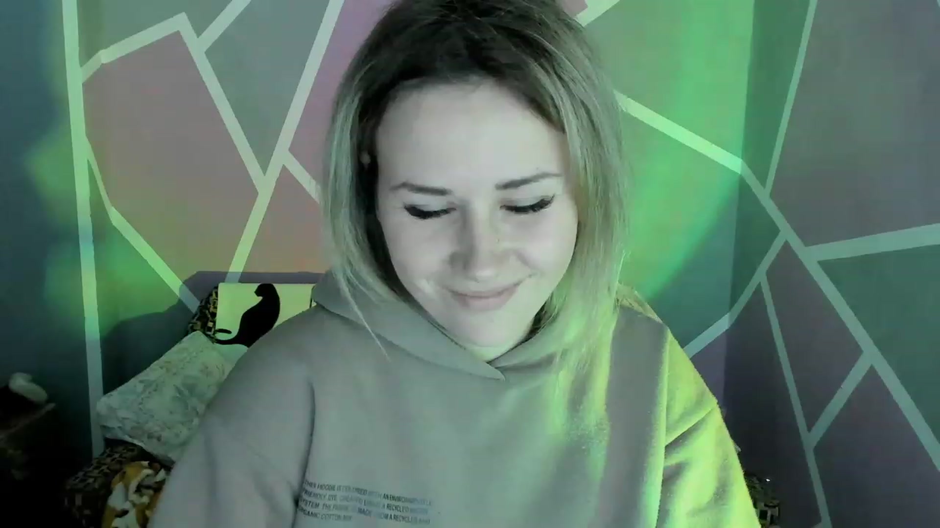 Gallery image thumbnail from Blondie_Star's myfreecams stream on, 04/19/2023, 19:25 image 13 of 20